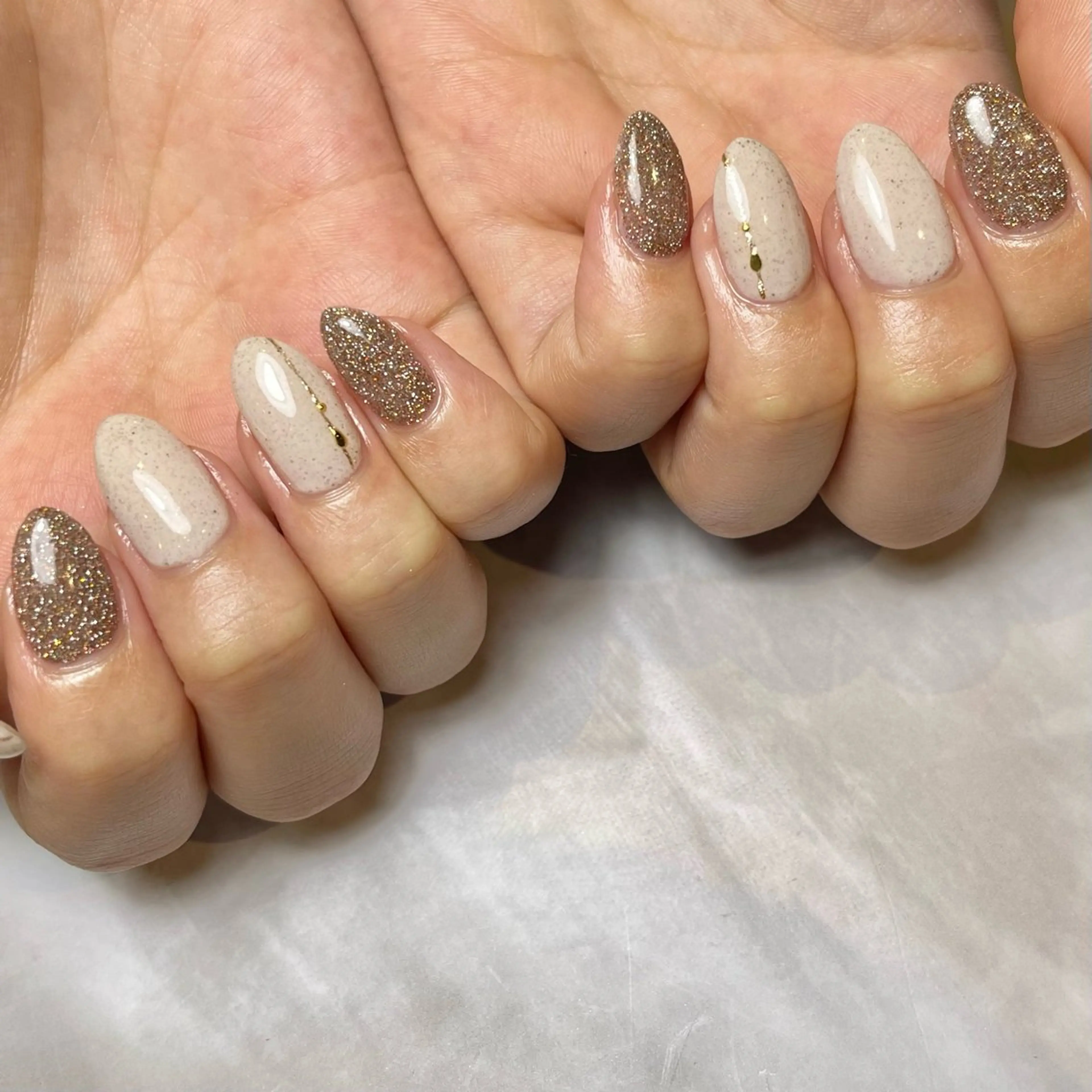 ネイル カジュアル フラッシュネイル ラメ(グリッター) シンプルネイル Reflection marikoのネイルデザイン