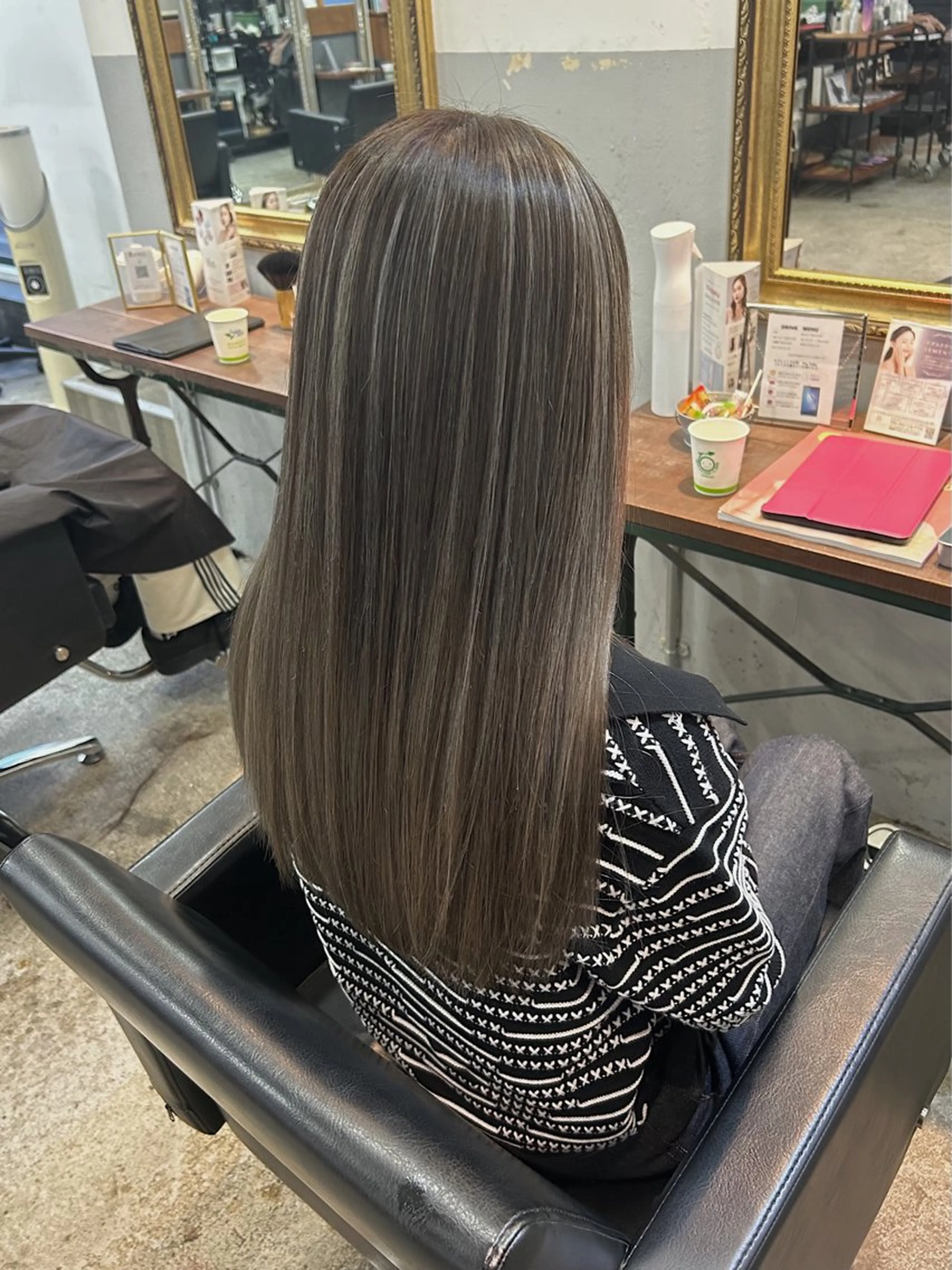 ロング 顔周りカット ハイライト SITY.天神大名【シティ】所属・🦋mamiya🦋 カットモデル募集のヘアスタイル