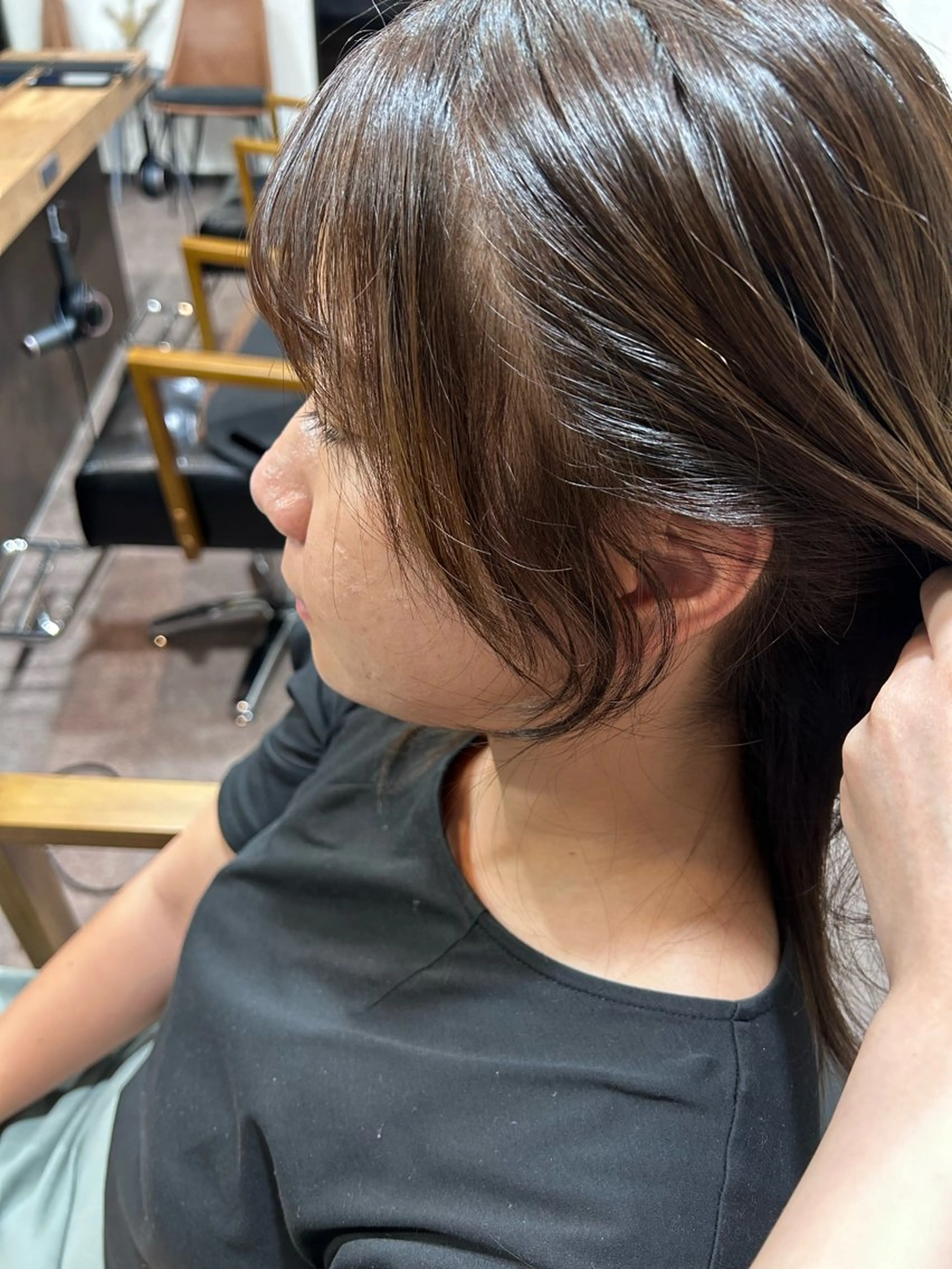 ミディアム 三浦 栞のヘアスタイル