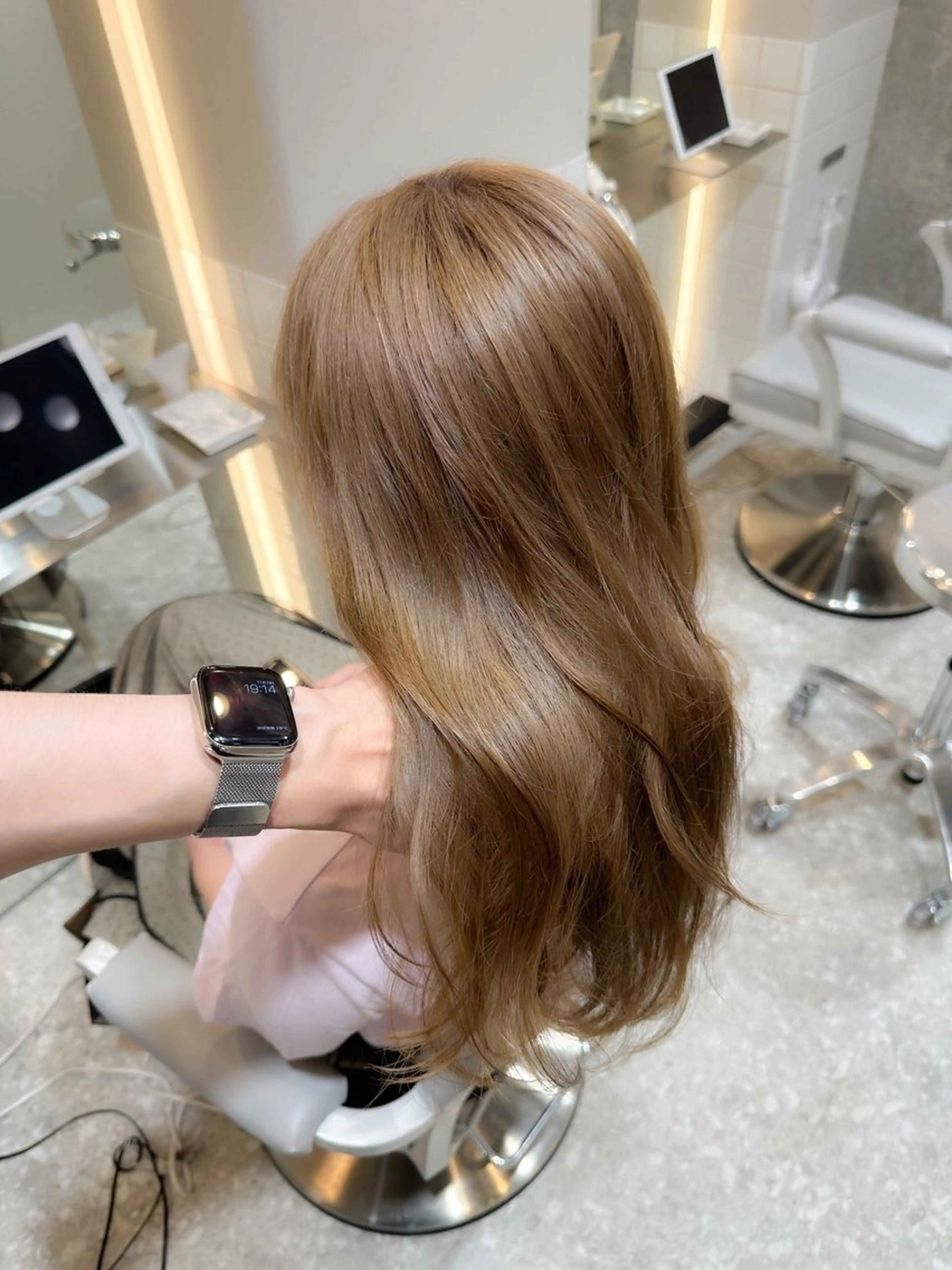 セミロング カラー シールエクステ セミロングパーマ ブリーチ ケアブリーチ ダブルカラー カット ヘアカラー トリートメント 新宿/韓国風レイヤー 髪質改善/渋谷直樹のヘアスタイル