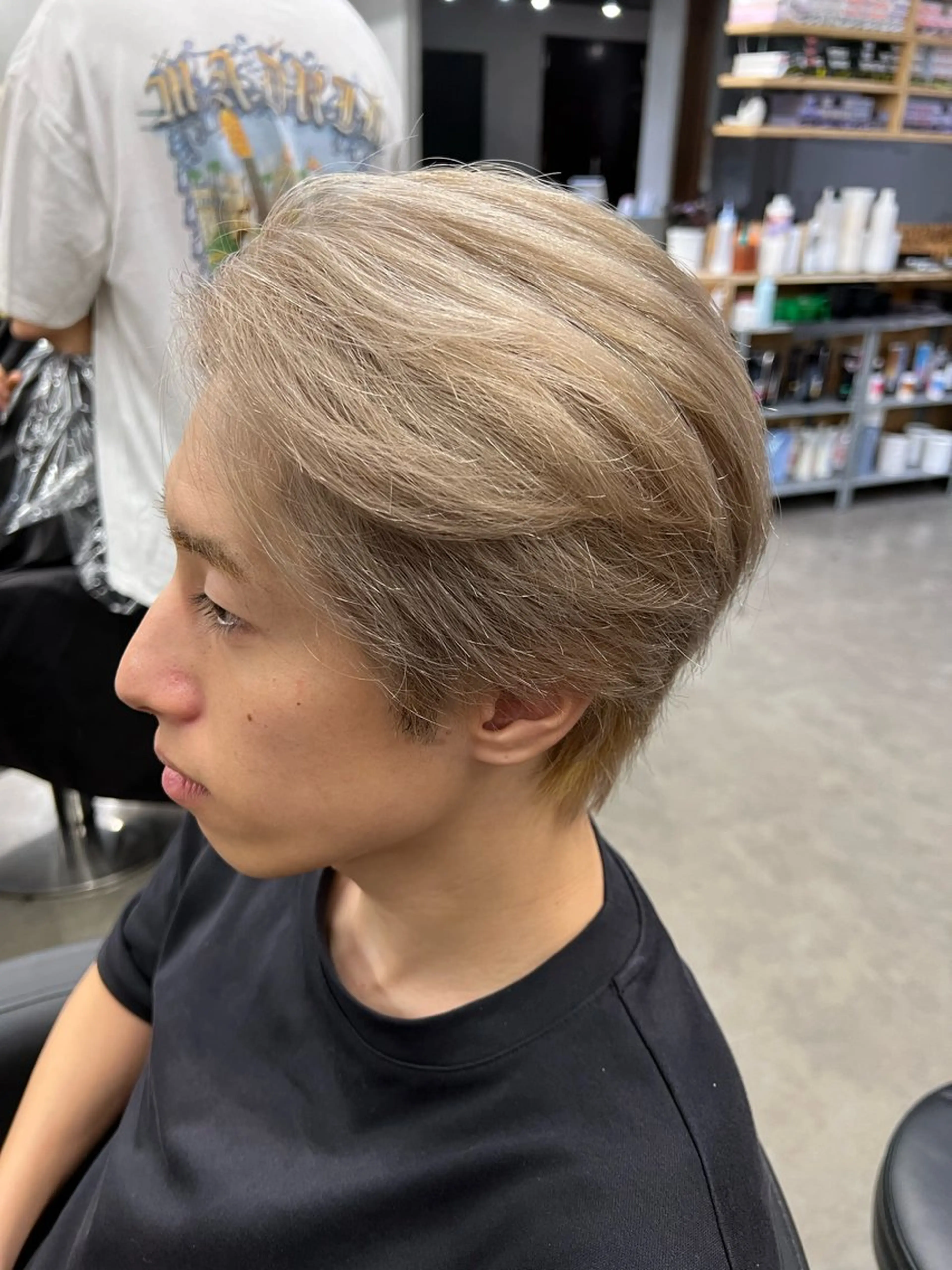 ショート カット ヘアカラー 亀田 泰生のヘアスタイル