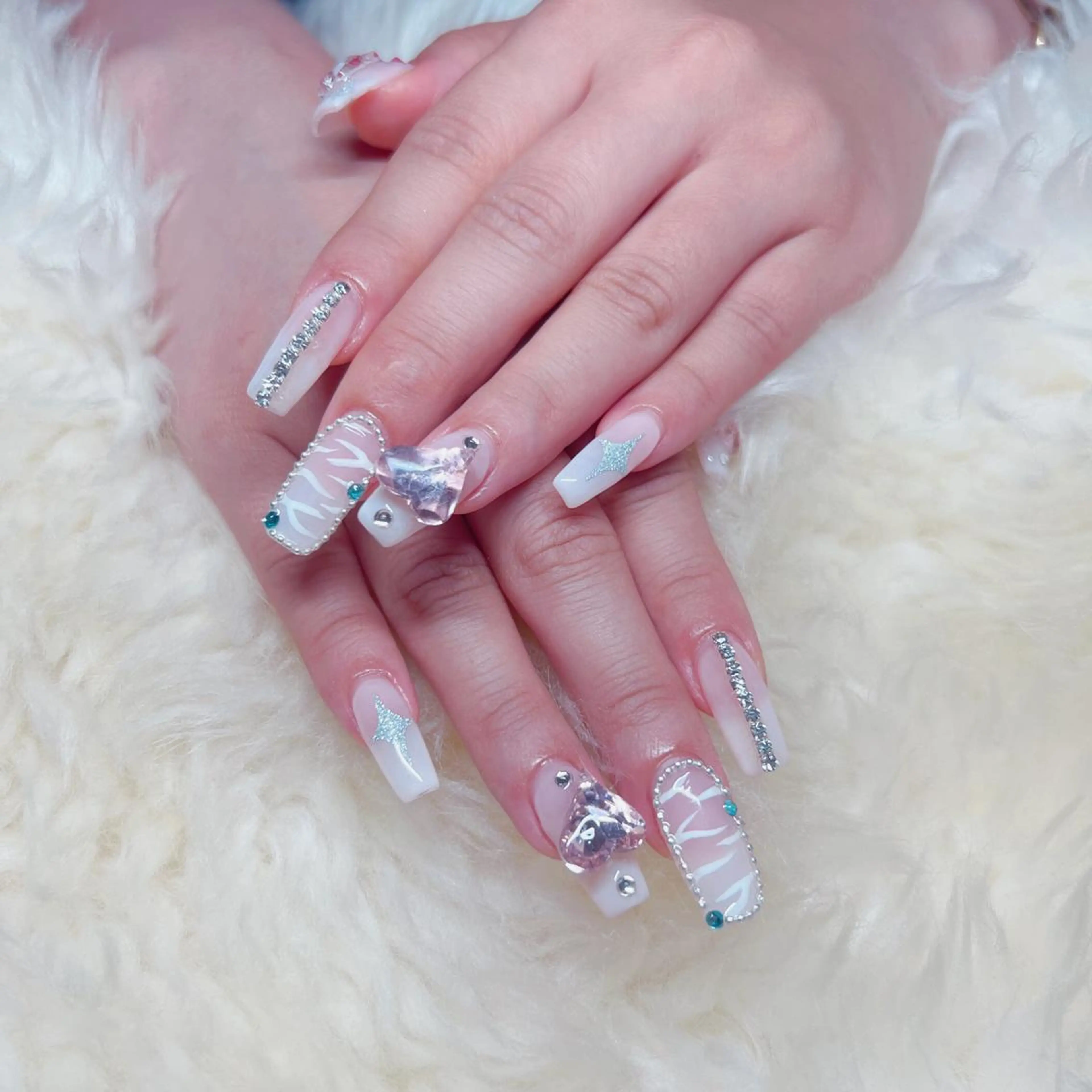 ロング ハンドネイル ハンドケア 💜MIYA nail川崎店のネイルデザイン