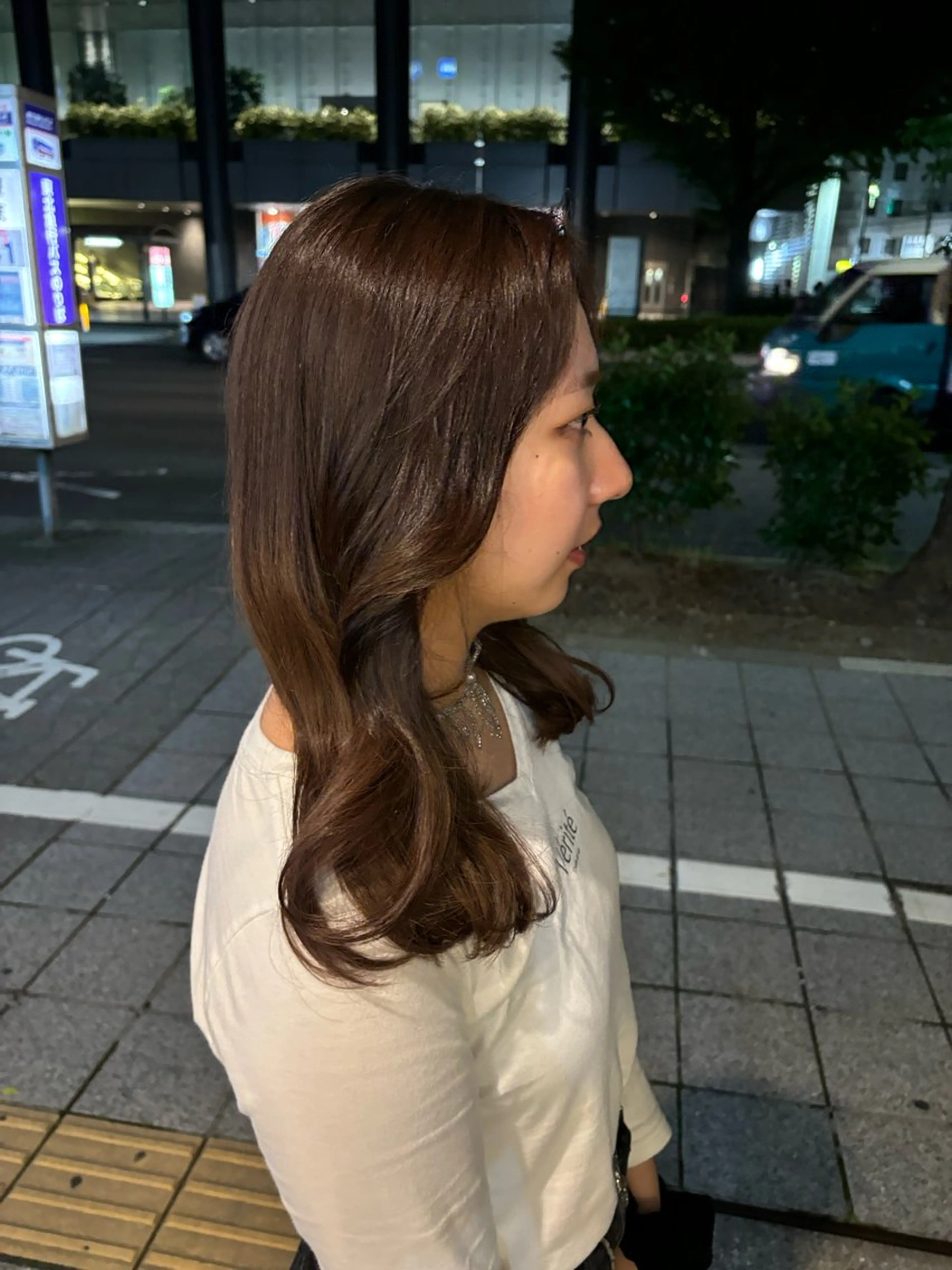 セミロング 顔まわりレイヤー 顔周りカット レイヤーカット 🍓ハイトーンカラー 🎀nene🍓のヘアスタイル