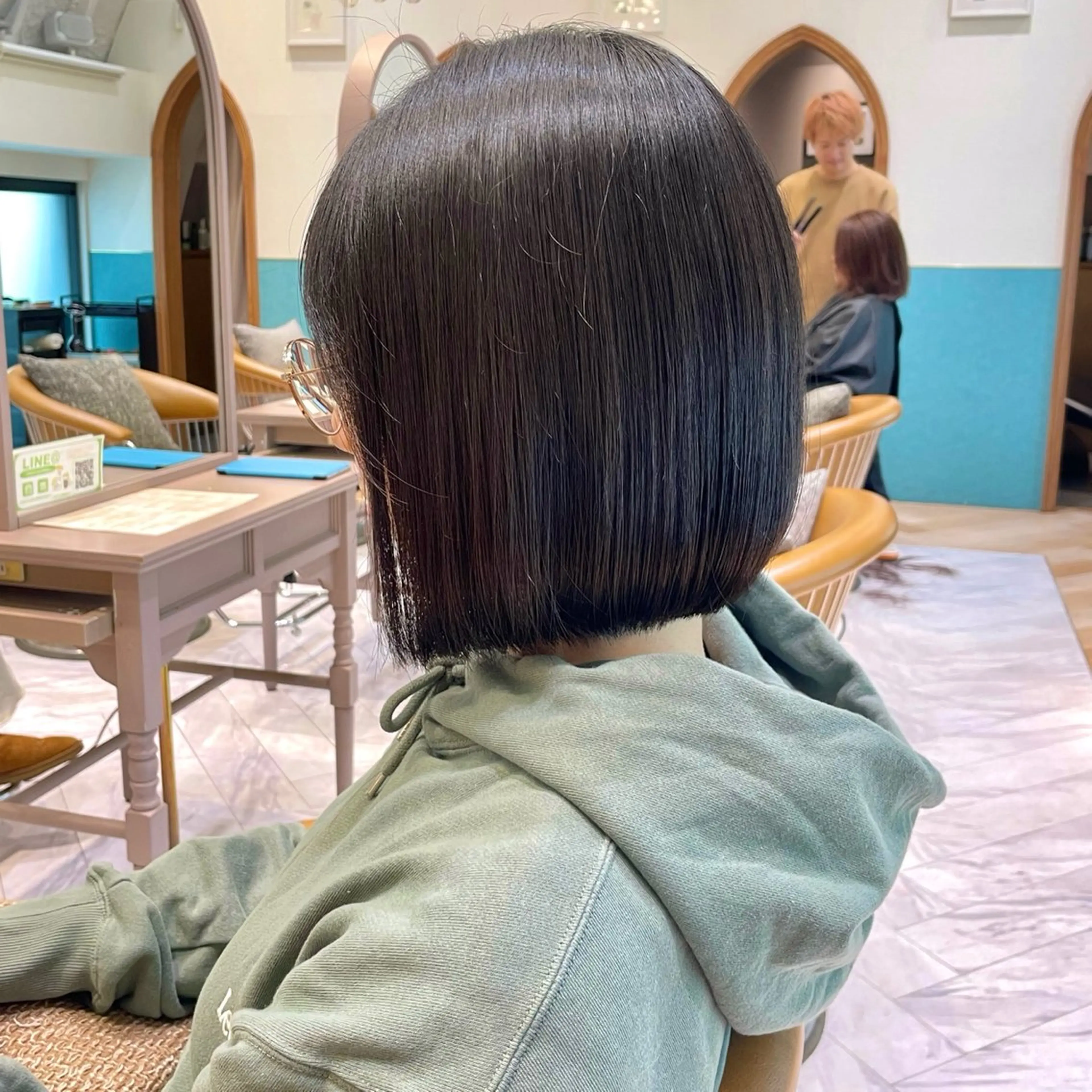 ミディアム カット トリートメント Lond leglise 立川所属・🥝似合わせ小顔 ボブ🌏shioのヘアスタイル