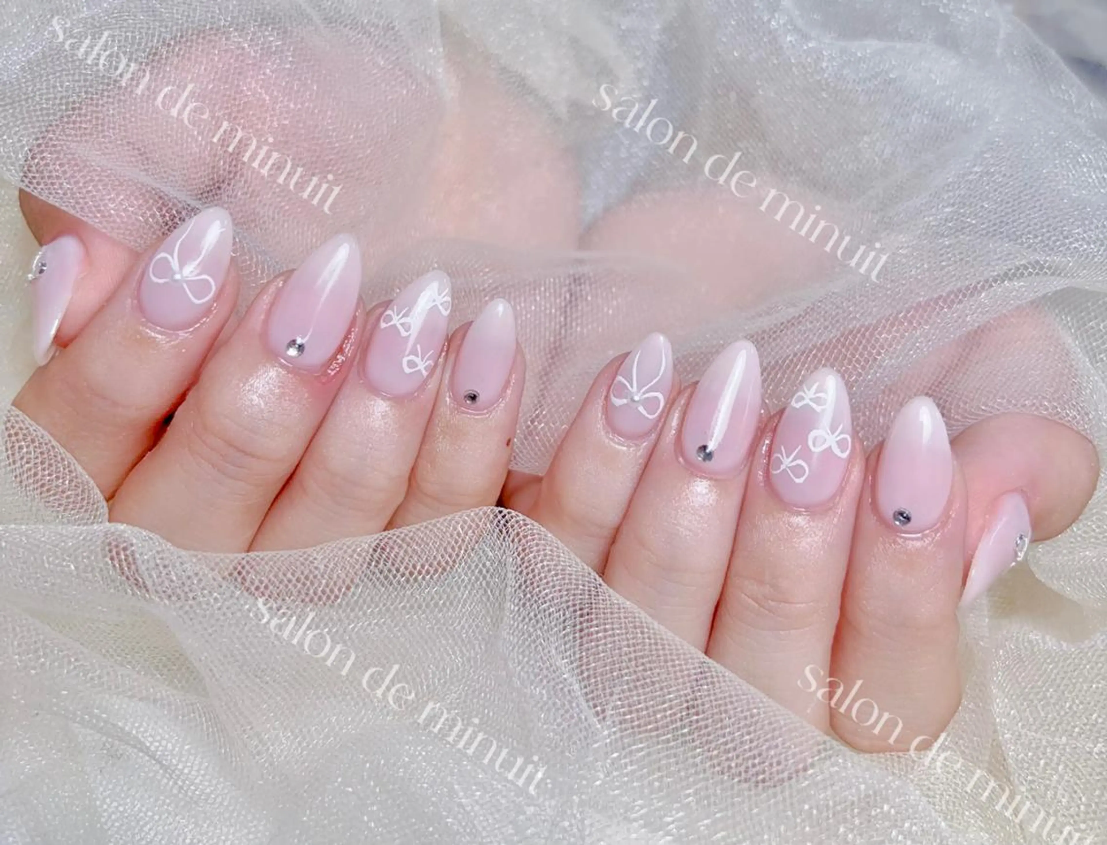 ネイル Salon de Minuit🦩のネイルデザイン