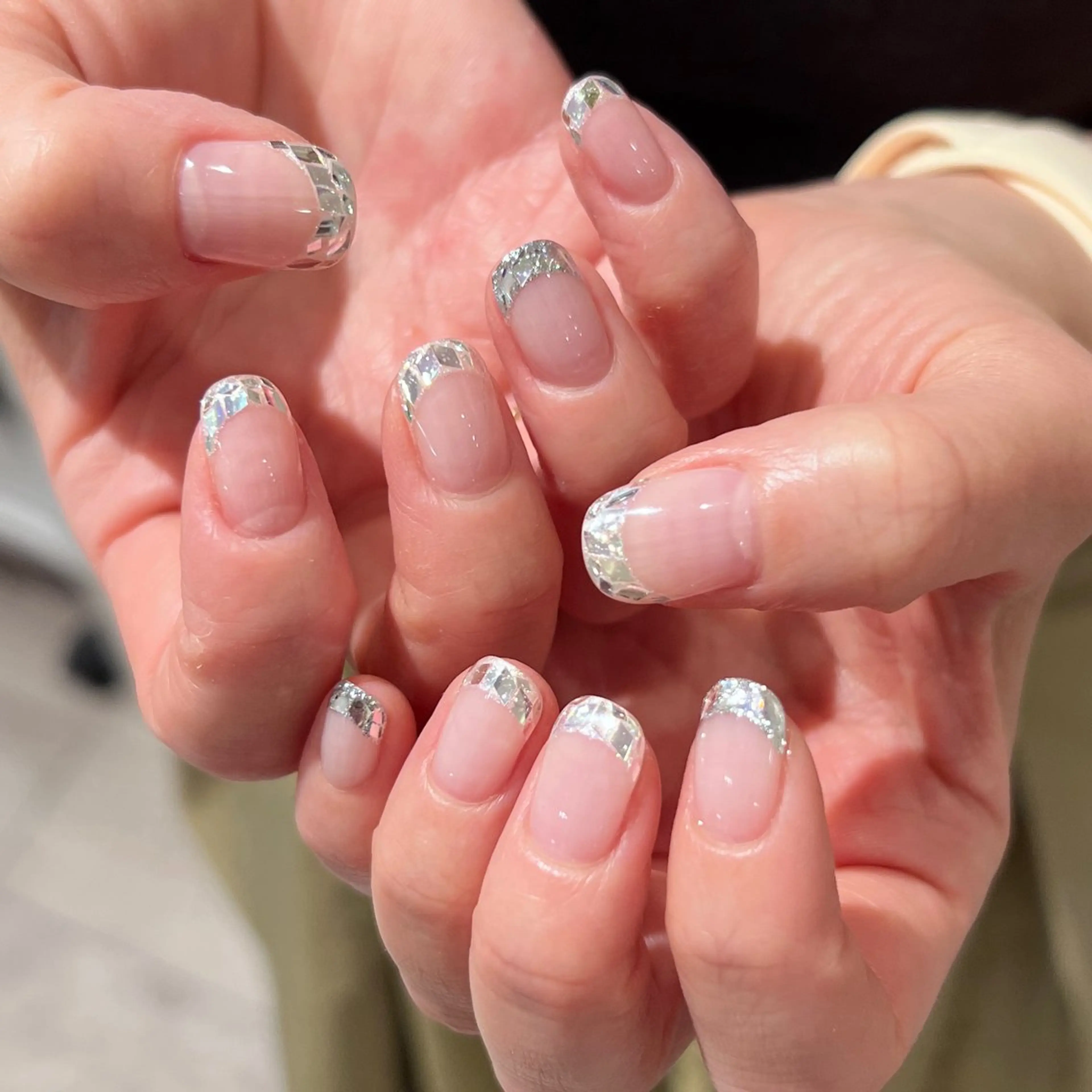 ネイル アートネイル フレンチネイル ガラスフレンチ キラキラネイル 持ち込み ハンドネイル REHTOF |朝7時Open☀️のネイルデザイン