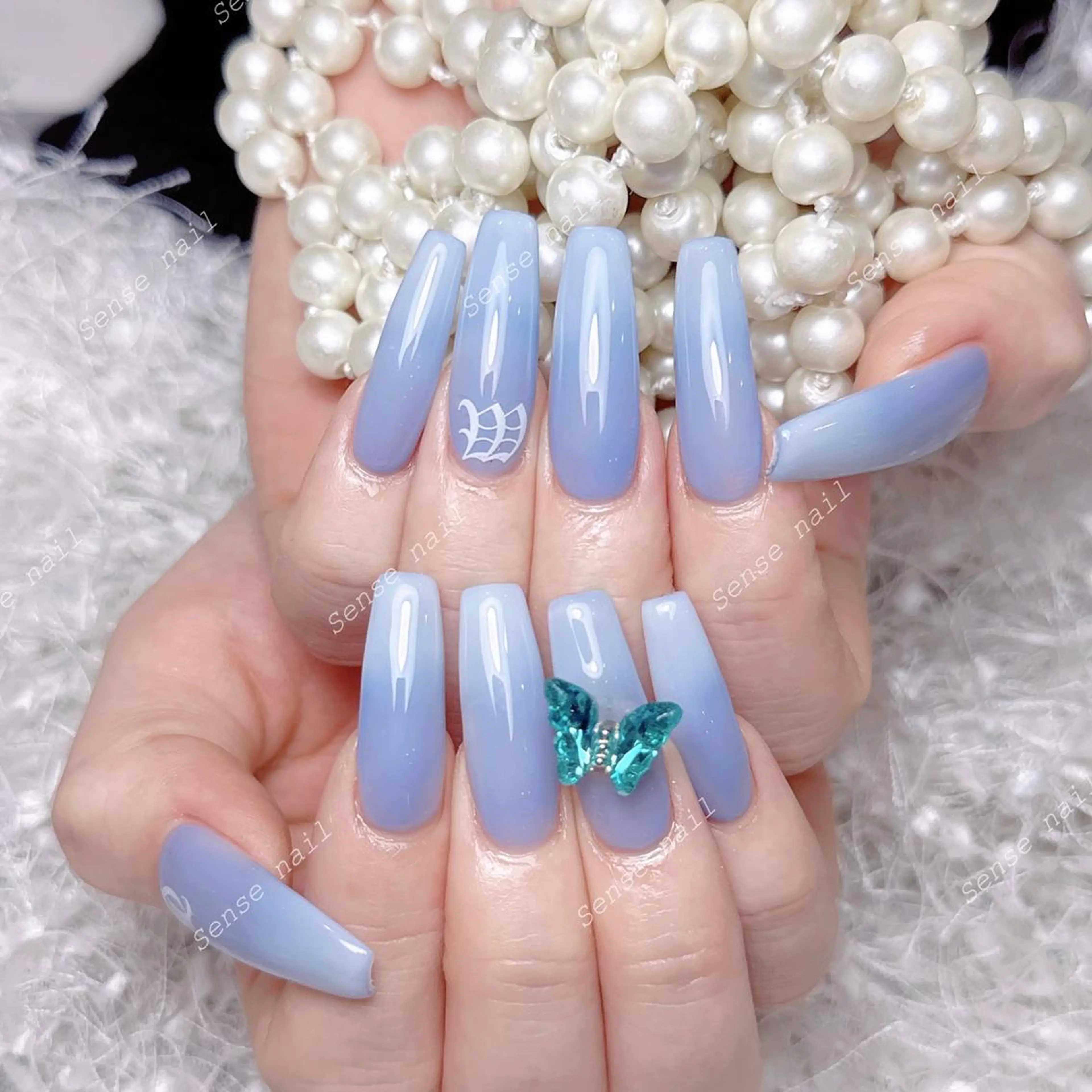 ネイル ハンドネイル ハンドケア Queening 🦋のネイルデザイン