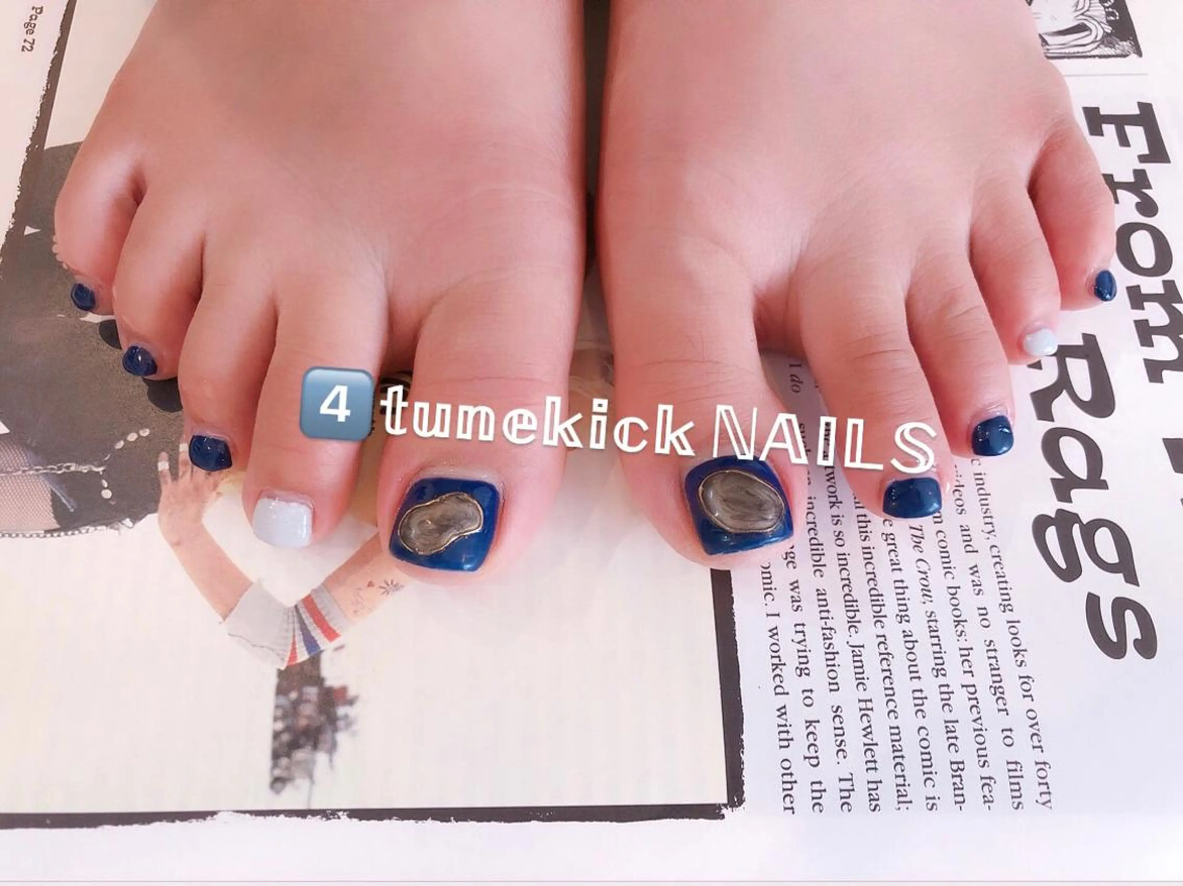 ネイル フットネイル ネイビー 4tunekick NAILS(フォーチュンキックネイルズ)所属・光森 淳子のネイルデザイン