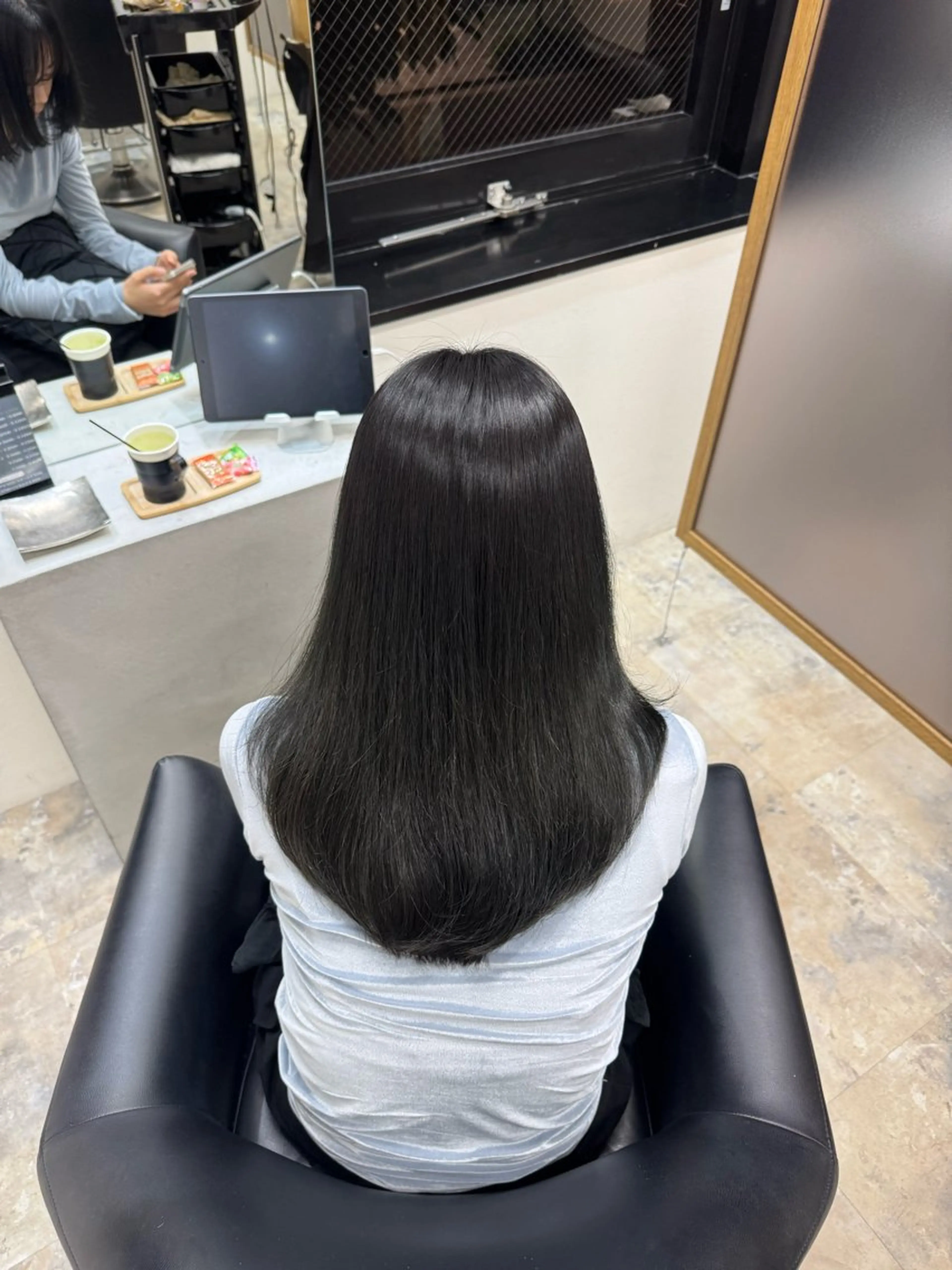 ロング AHNKISM所属・似合わせカット💎 トレンドレイヤーのヘアスタイル