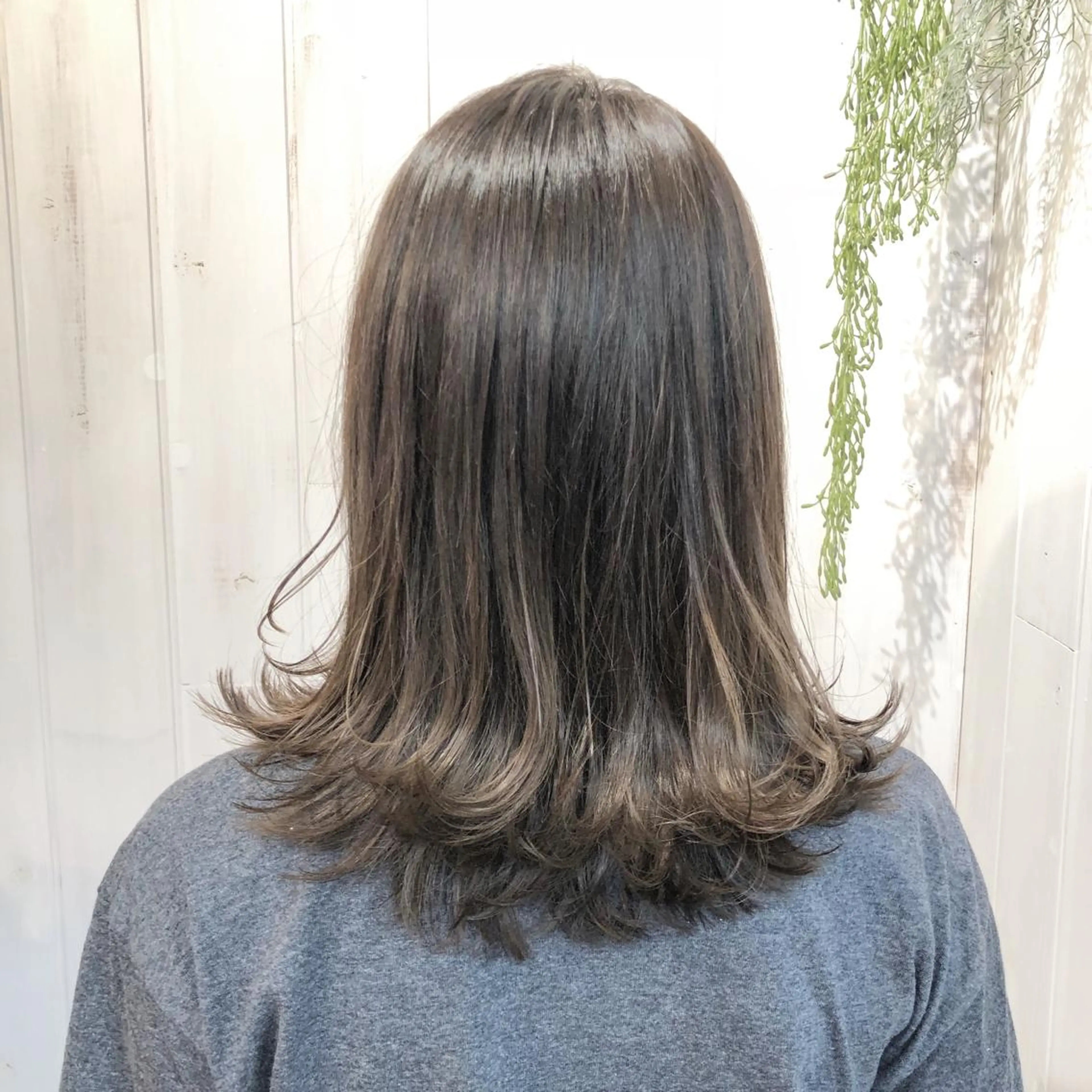 ミディアム カラー グラデーションカラー 縮毛矯正⭐️ TAKAHIROのヘアスタイル