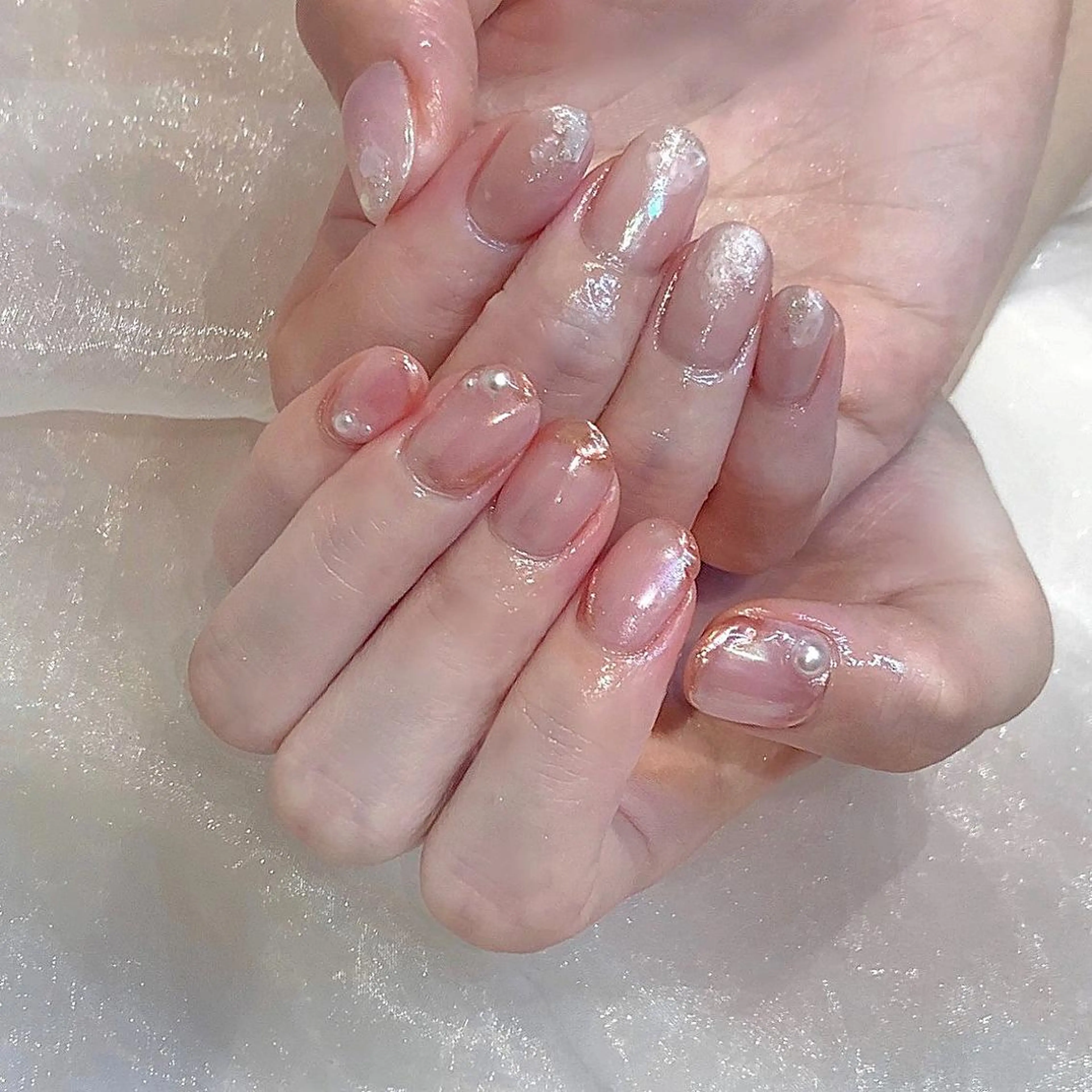 ネイル オーロラネイル ミラーネイル ニュアンスネイル ピンク ハンドネイル Kanon 🤍のネイルデザイン