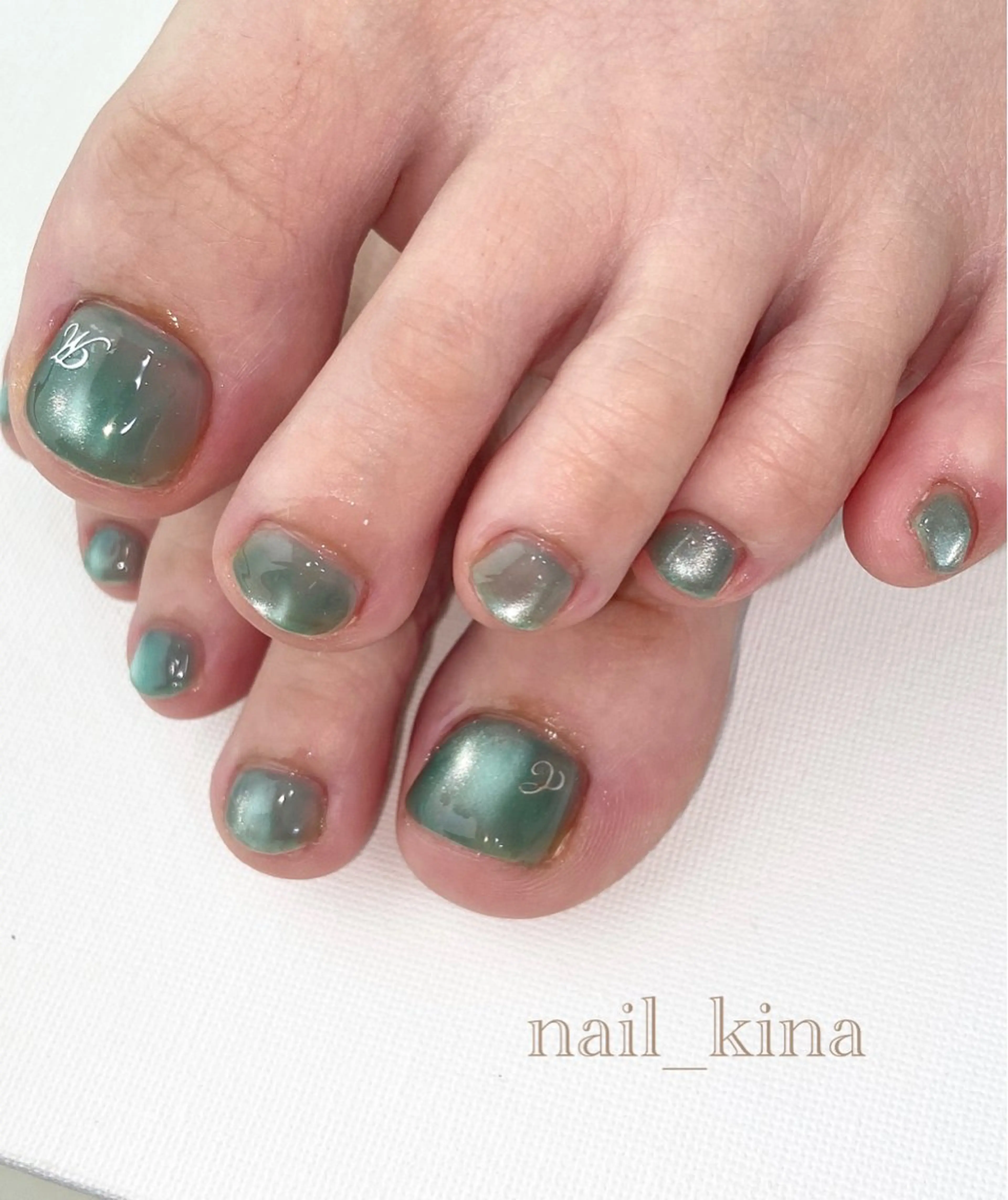 ネイル フットネイル マグネットネイル マグネットワンカラー ワンカラーネイル フットネイル nail_ kinaのネイルデザイン