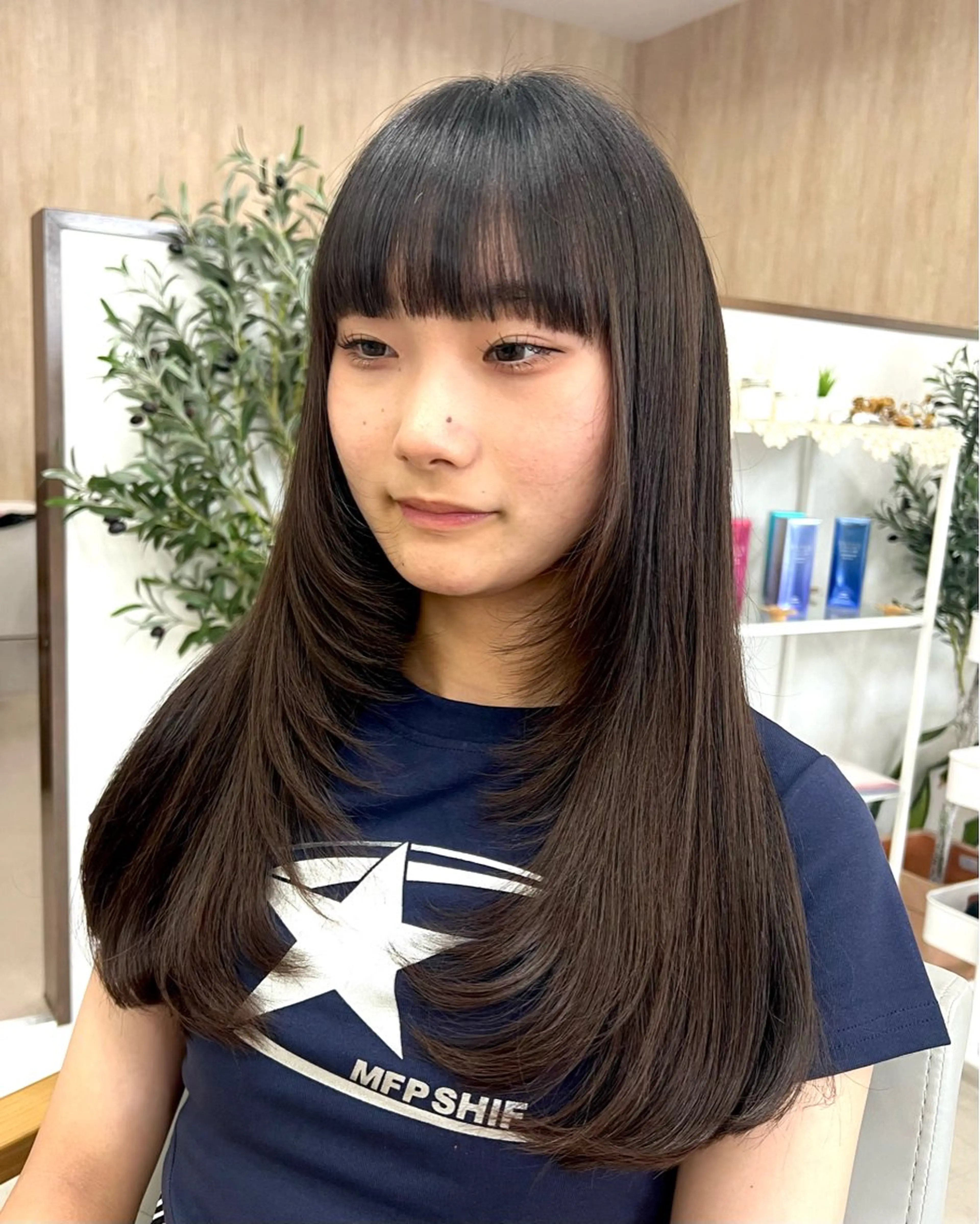 セミロング 顔周りカット Una並木坂  透明感カラー＆髪質改善＆韓国ヘア所属・松本 凜那のヘアスタイル