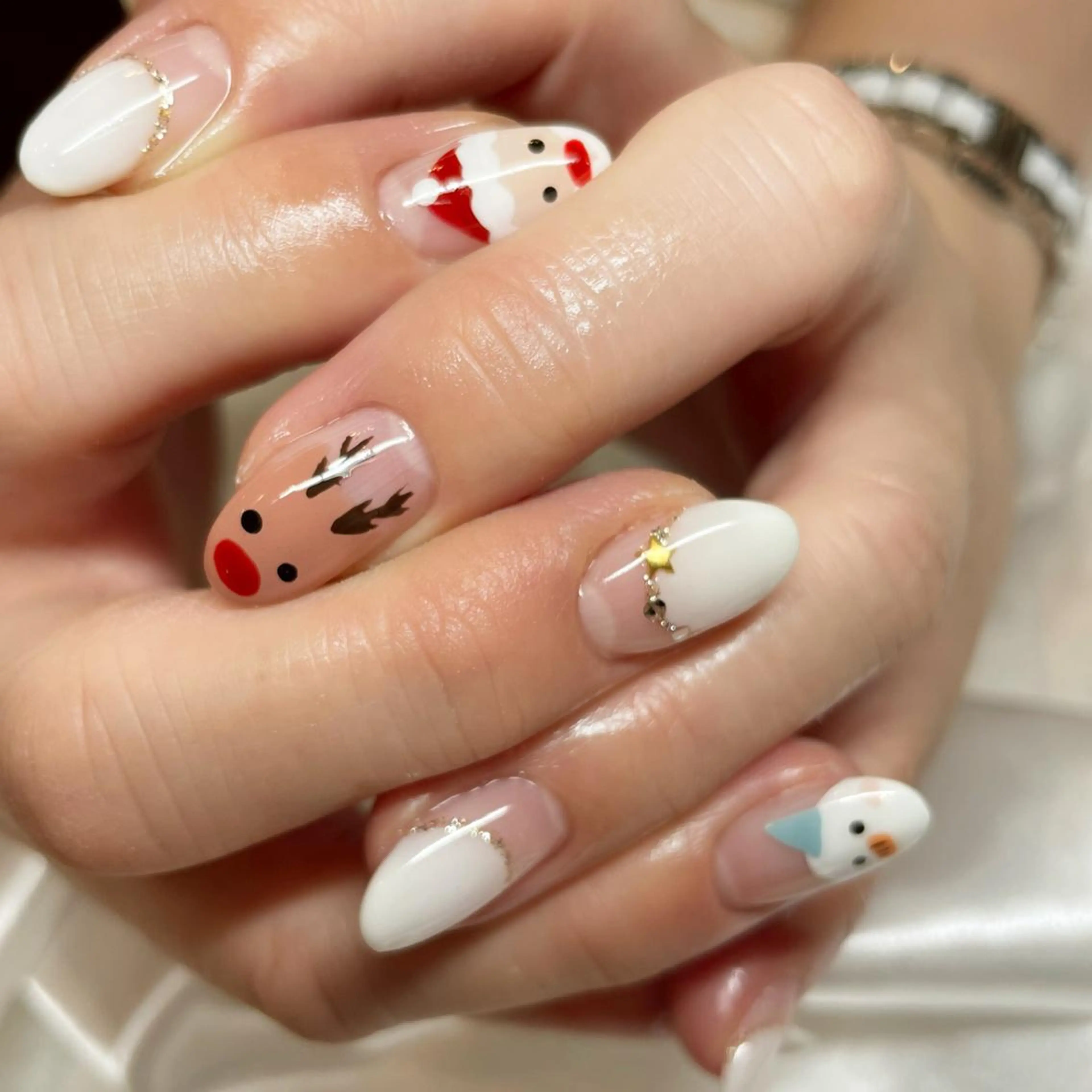 セミロング ネイル クリスマス 冬ネイル クリスマス 金子 彩海のネイルデザイン