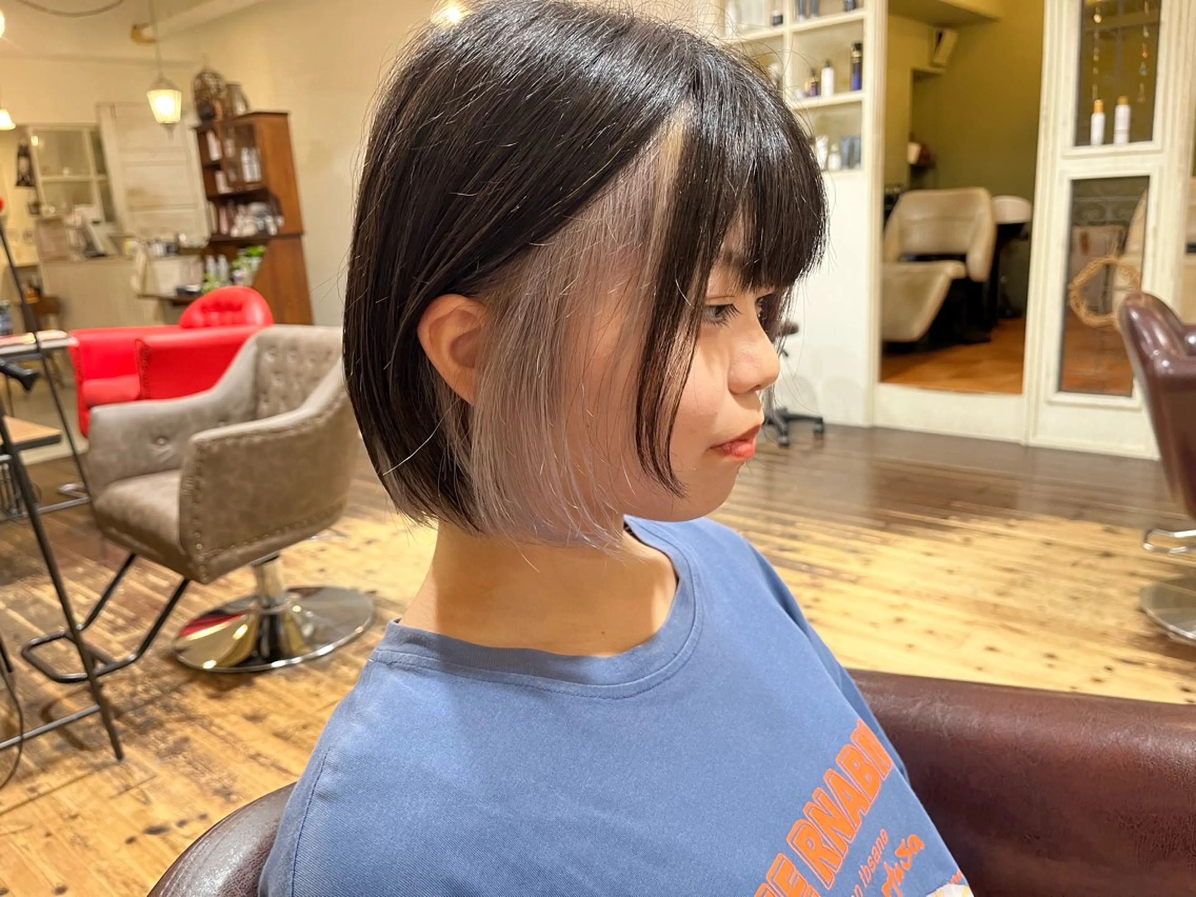 ショート カラー 黒髪 ブリーチ パ ルのヘアスタイル