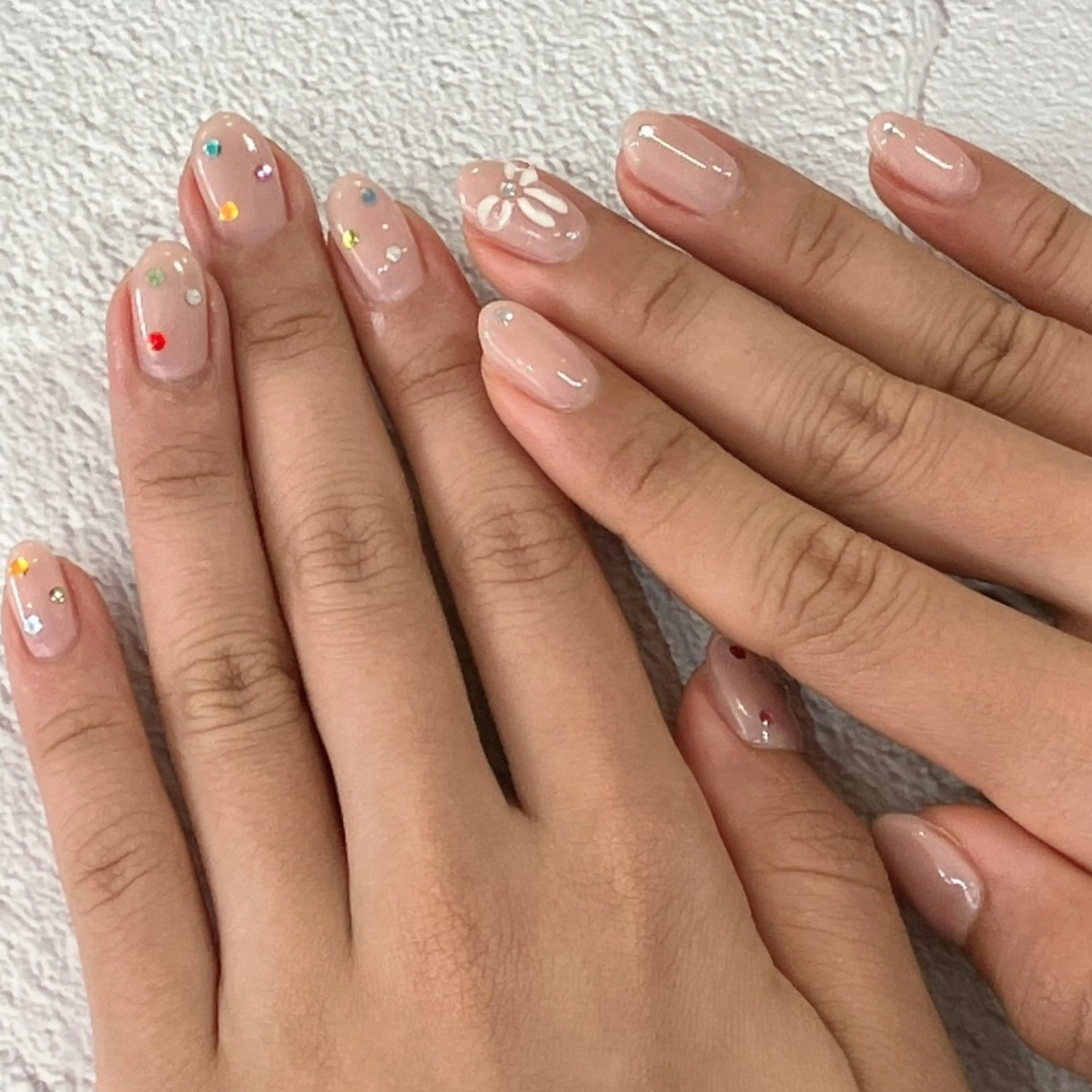 ネイル ワンカラーネイル リボン ストーンネイル ハンドネイル felicita服部店所属・felicita fumi♡のネイルデザイン