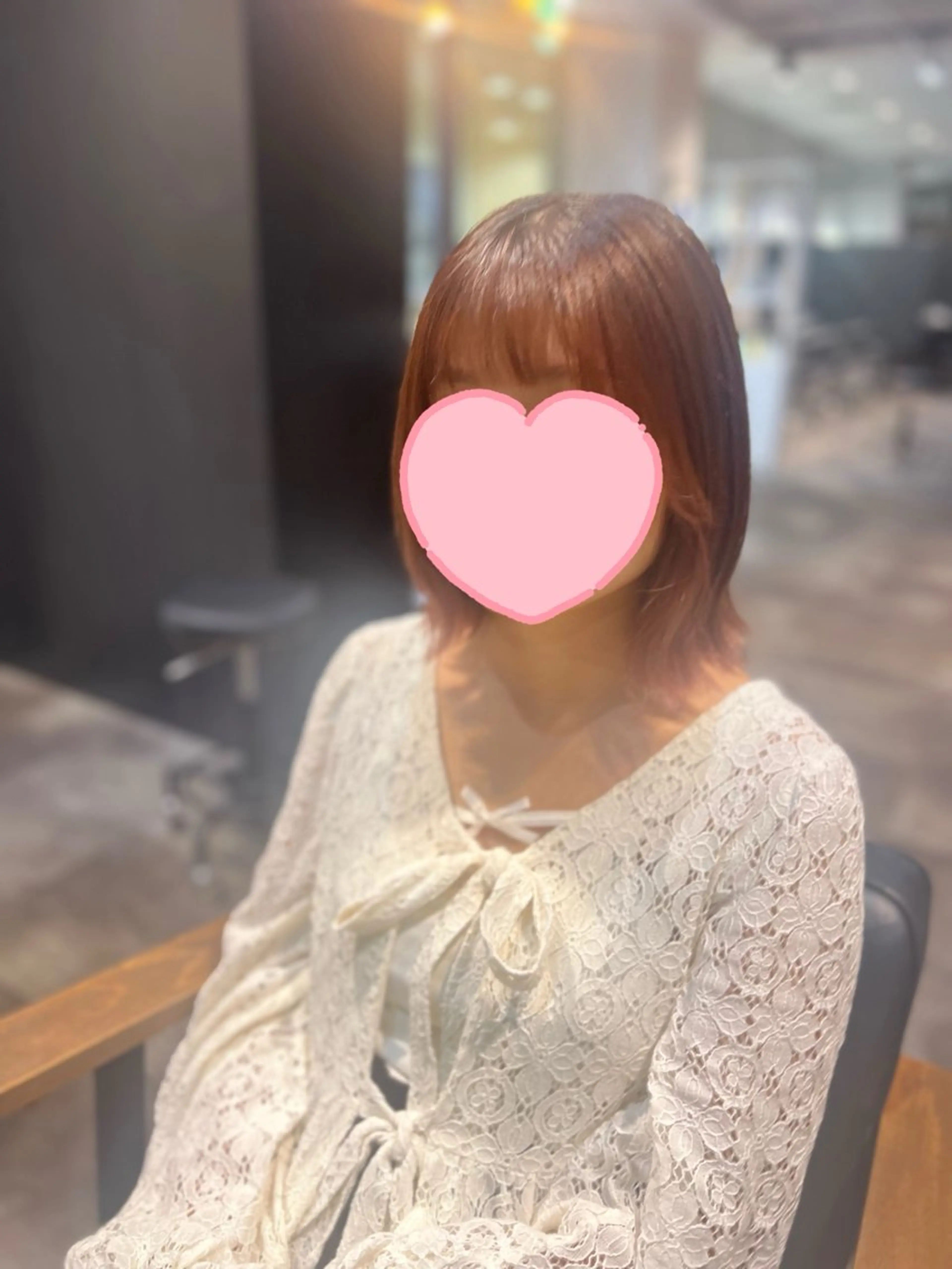 ショート ボブ カット ヘアカラー 長谷 朋美のヘアスタイル