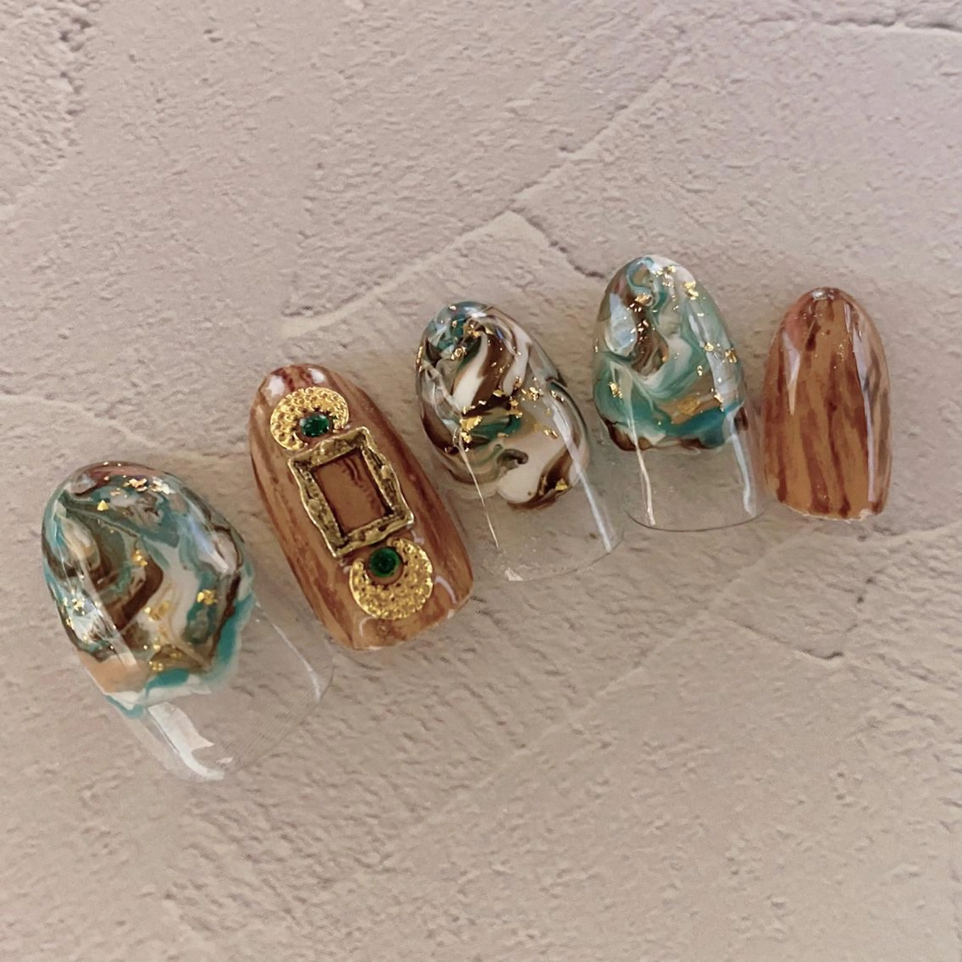 ネイル f'bloom L’ecrinのネイルデザイン