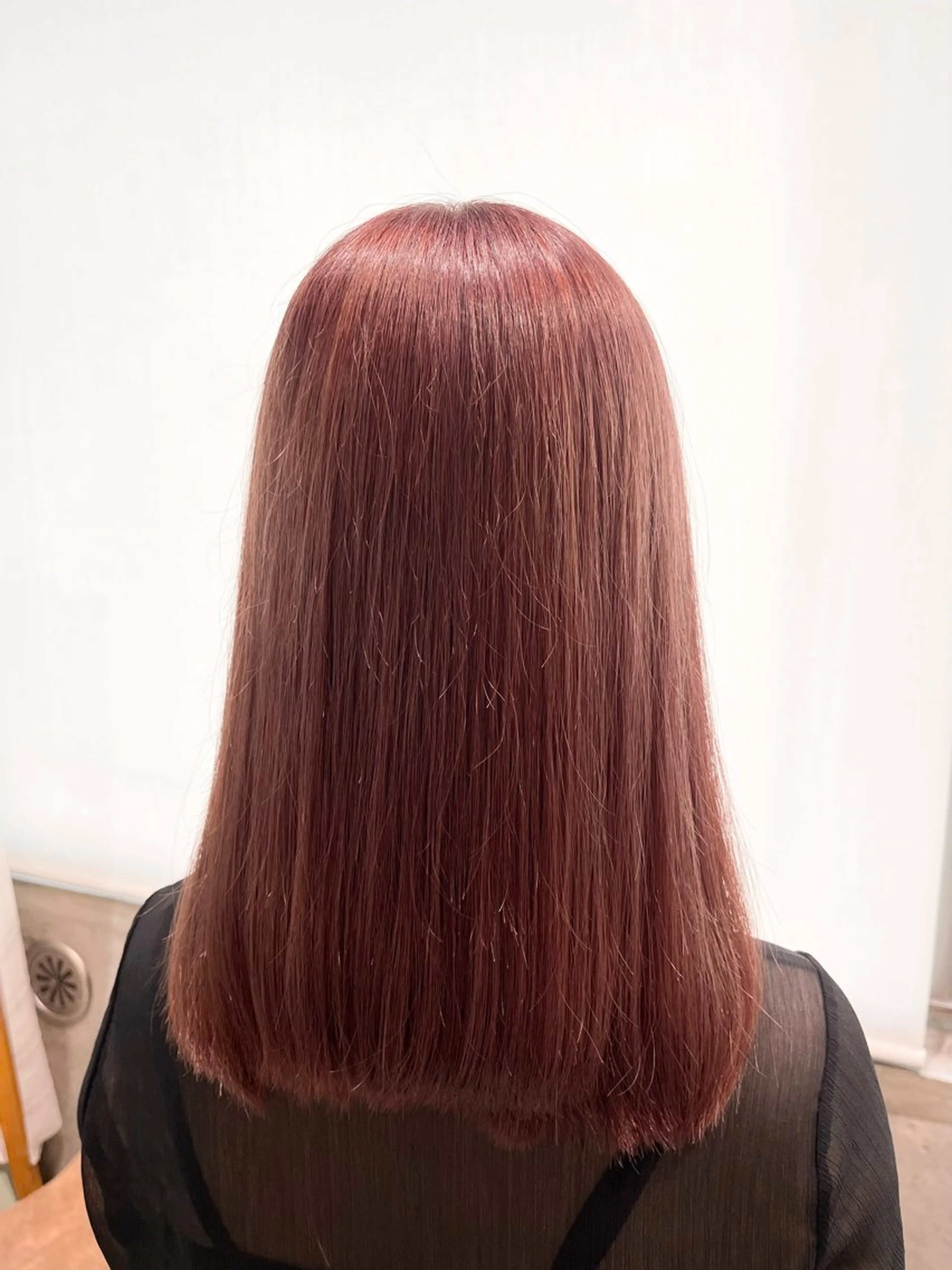 ミディアム カラー ハイトーンカラー オタク美容師🛍/ 酸性ストレート/艶髪のヘアスタイル