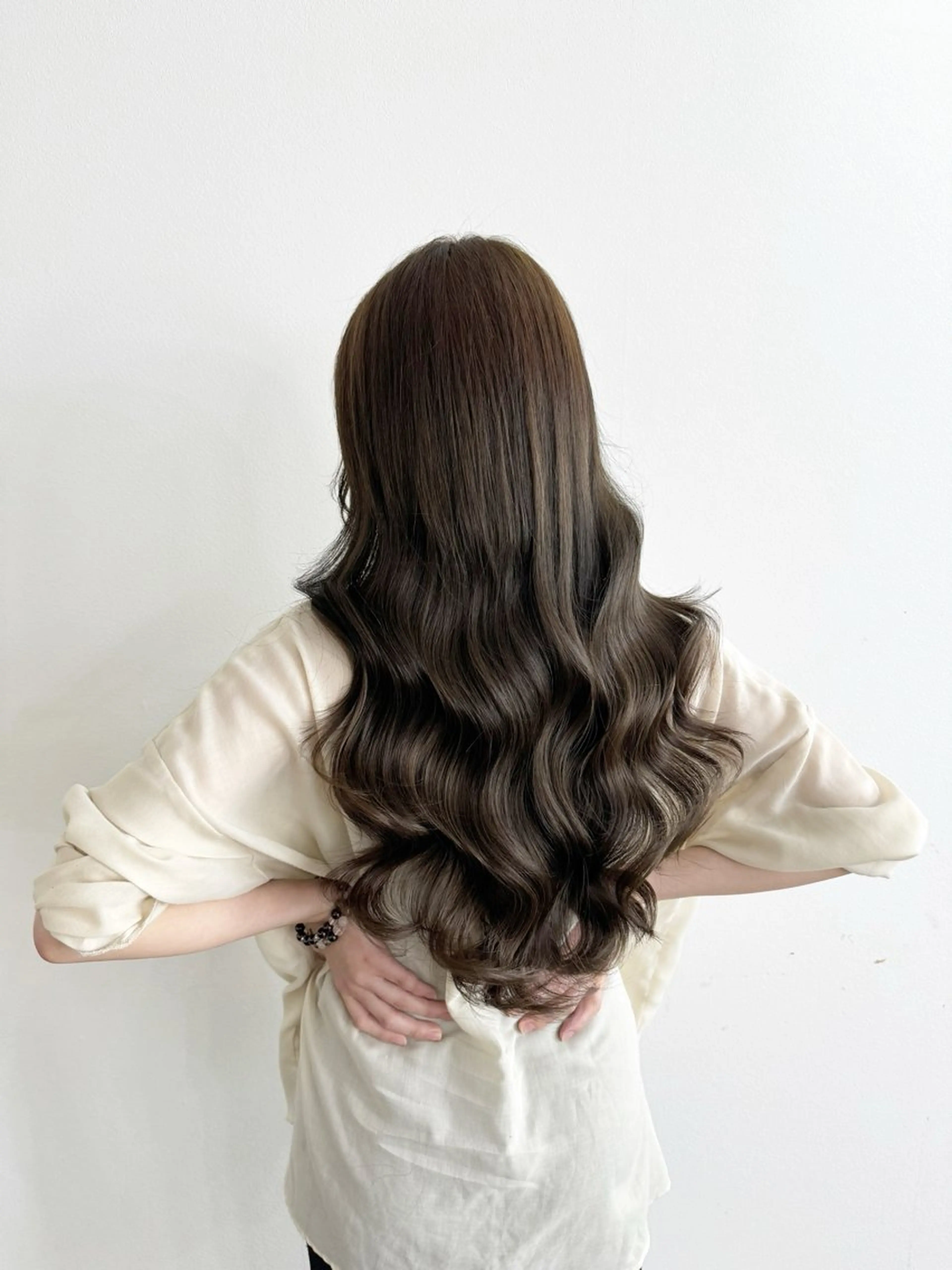 ロング ボブ くびれヘア 髪質改善 韓国風ヘア レイヤーカット 【ioe岡本】🐶 向井歩のヘアスタイル