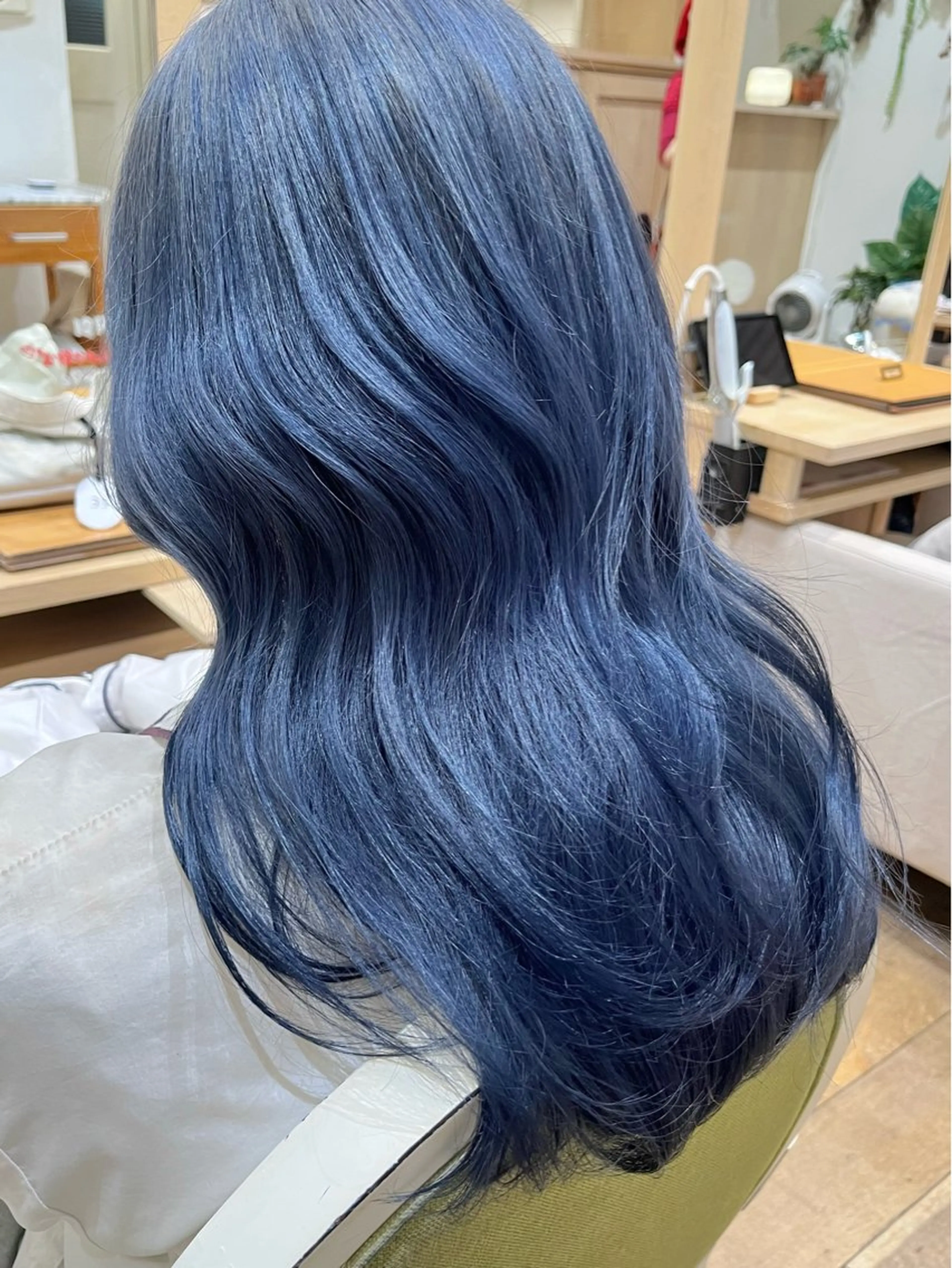 カラー 市吉 杏奈のヘアスタイル