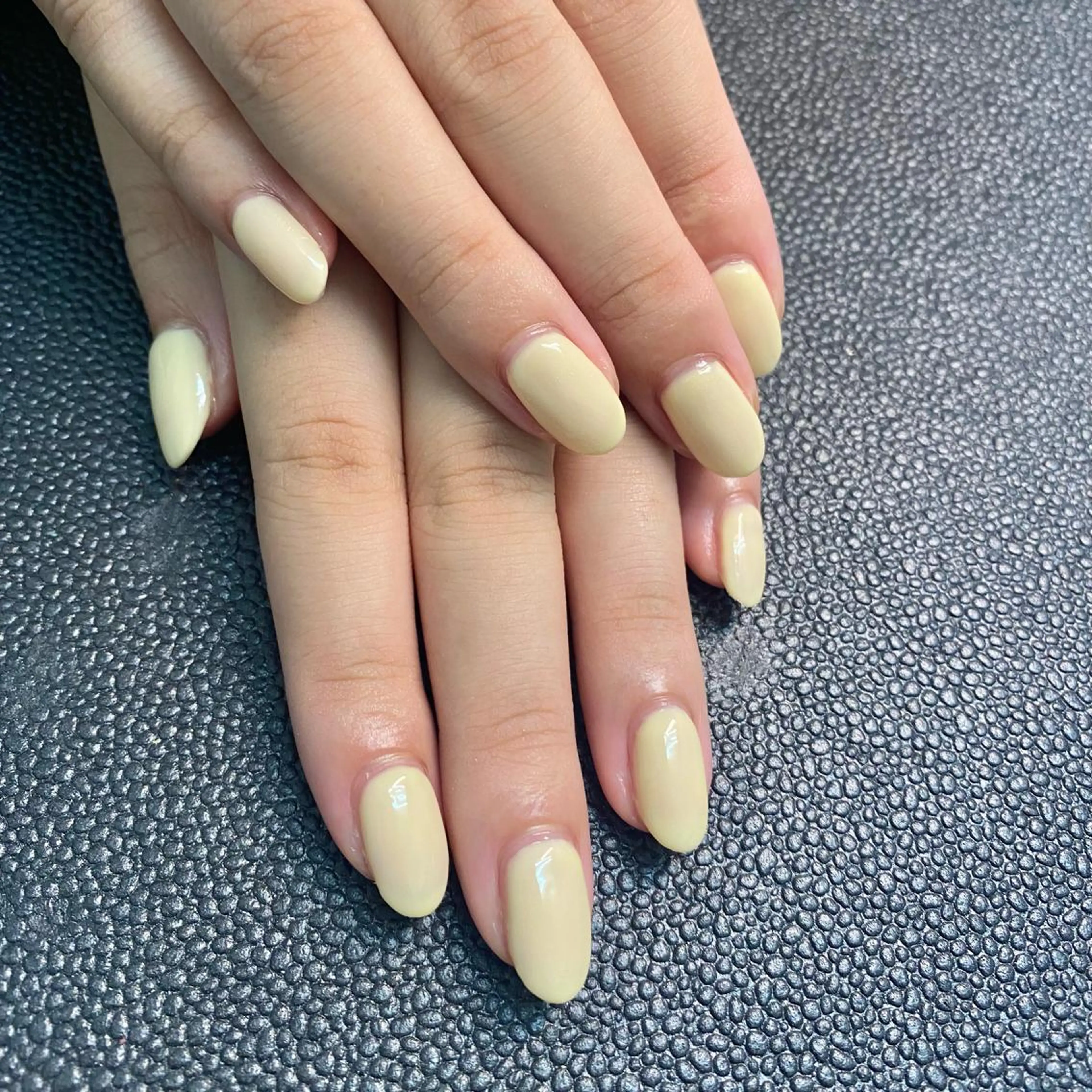 ネイル ワンカラーネイル 黄色 ハンドネイル kagami所属・kagami マイのネイルデザイン