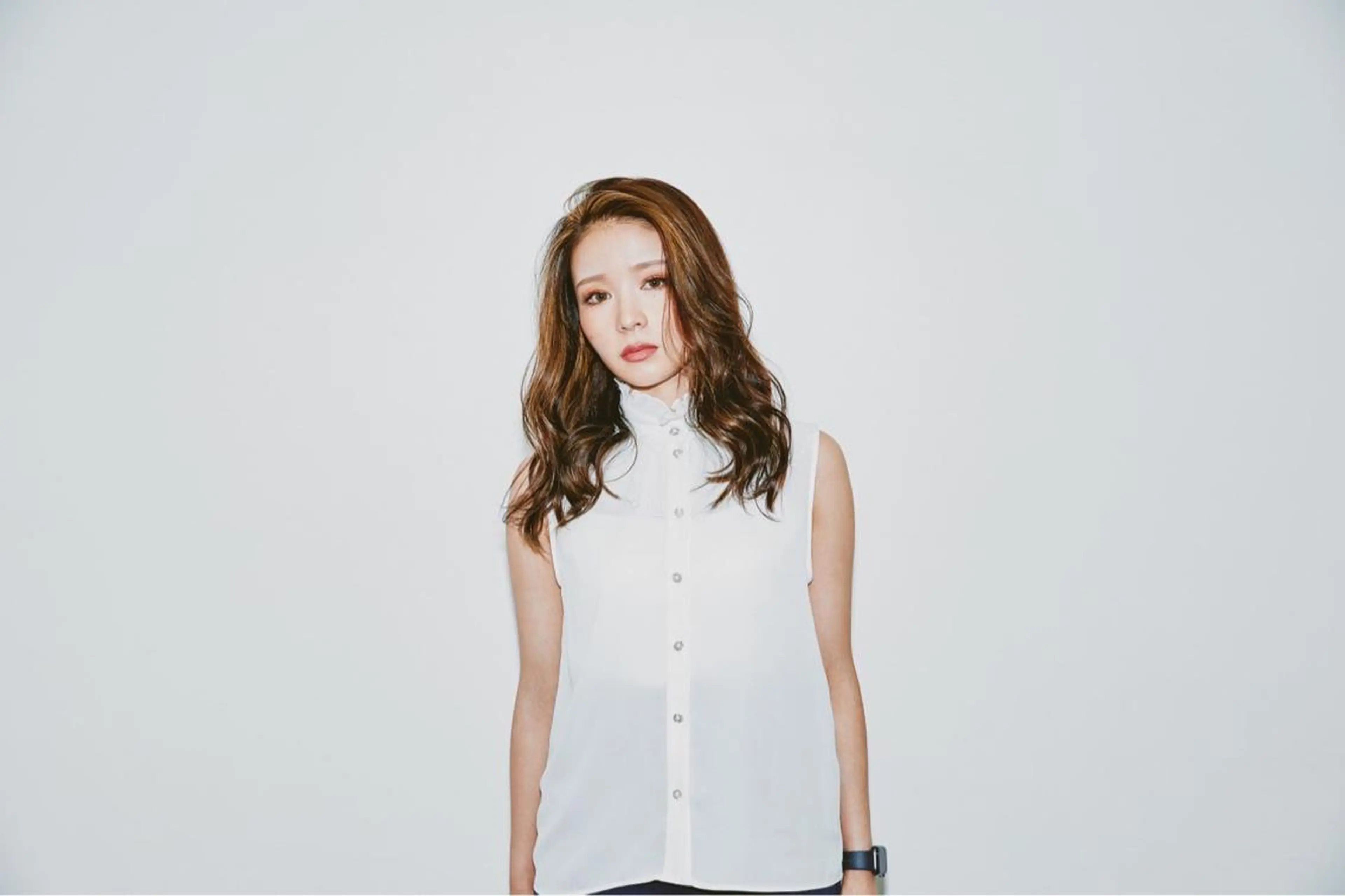 セミロング MONIQA原宿所属・デザインカラーウルフ 宙也のヘアスタイル