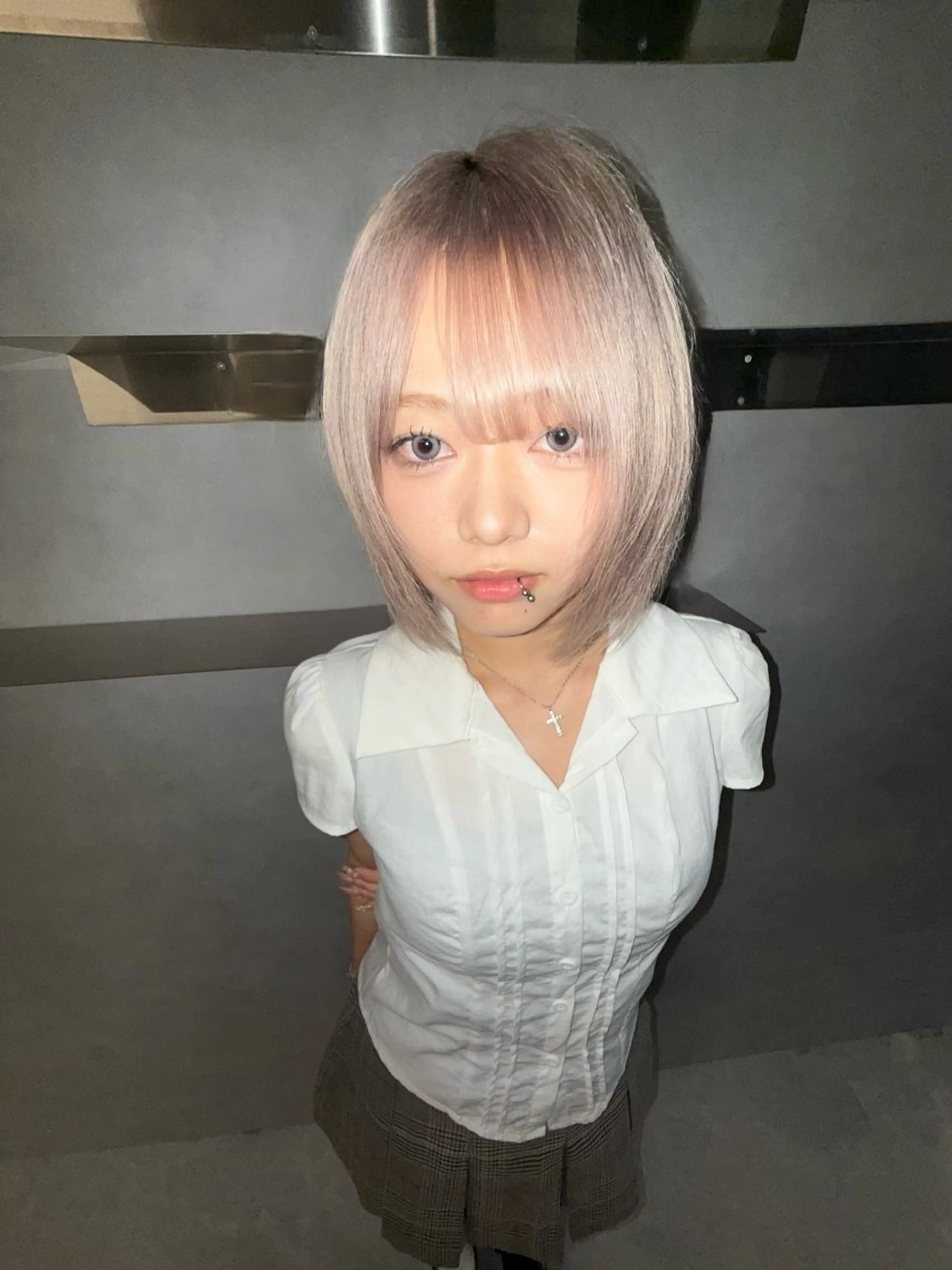 セミロング ヘアカラー ホワイトカラー/梅田 ハイトーン/しんのヘアスタイル