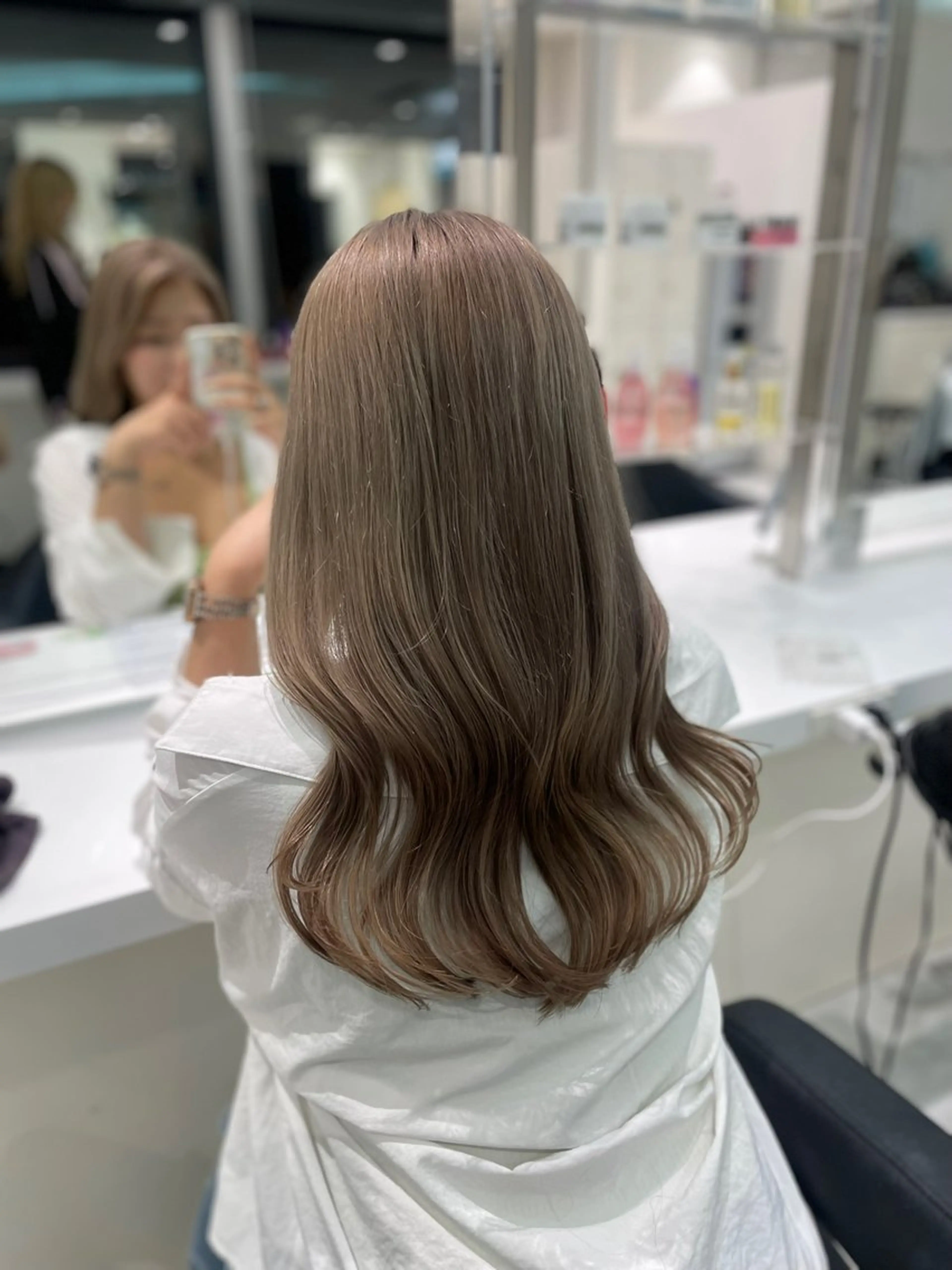 ロング カラー 盛れる上質ワンホン ヘア🤍YUME🤍のヘアスタイル