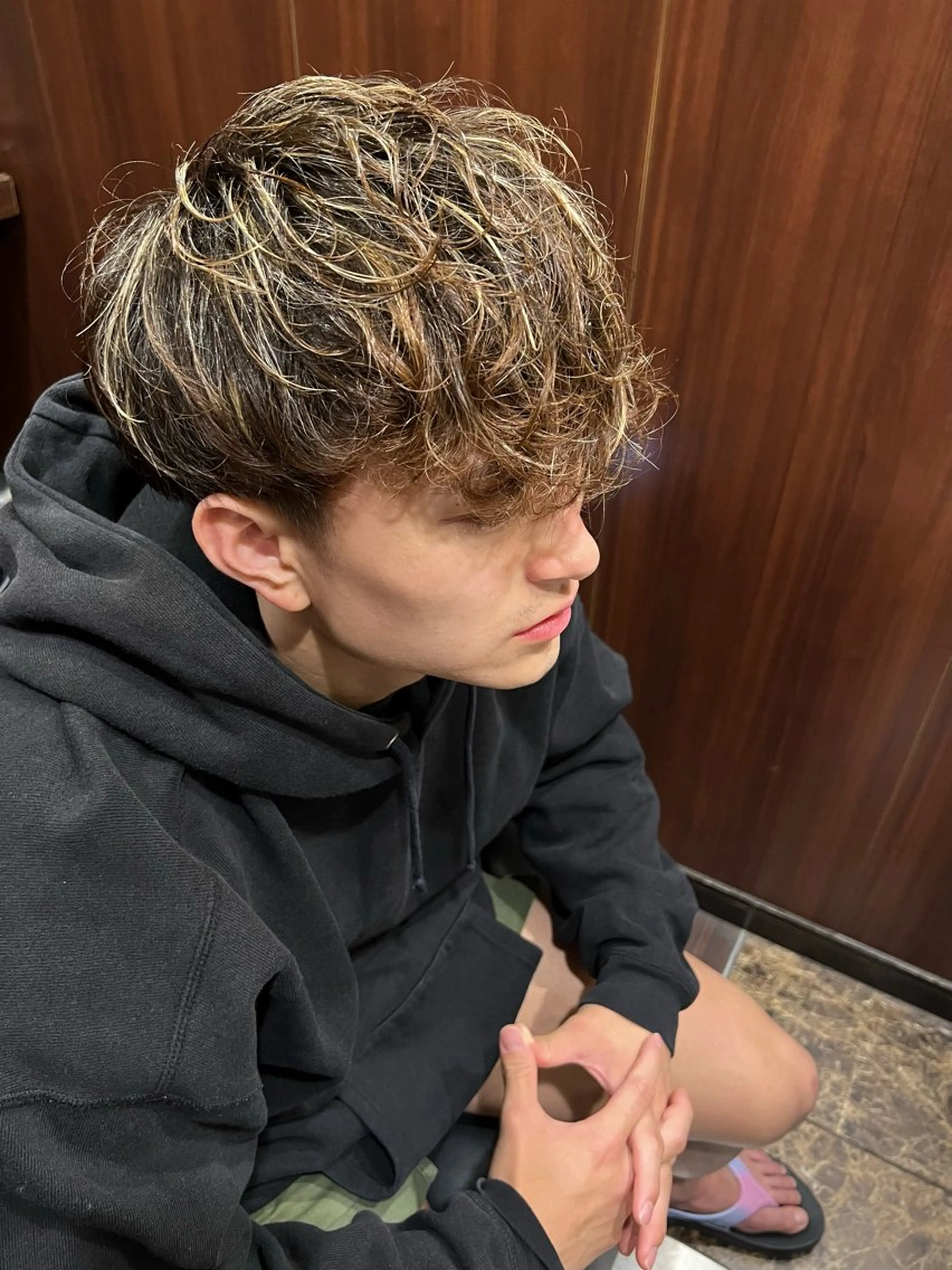 ミディアム パーマ メンズ ✨メンズカット 無料‼️✨土尾快斗のヘアスタイル