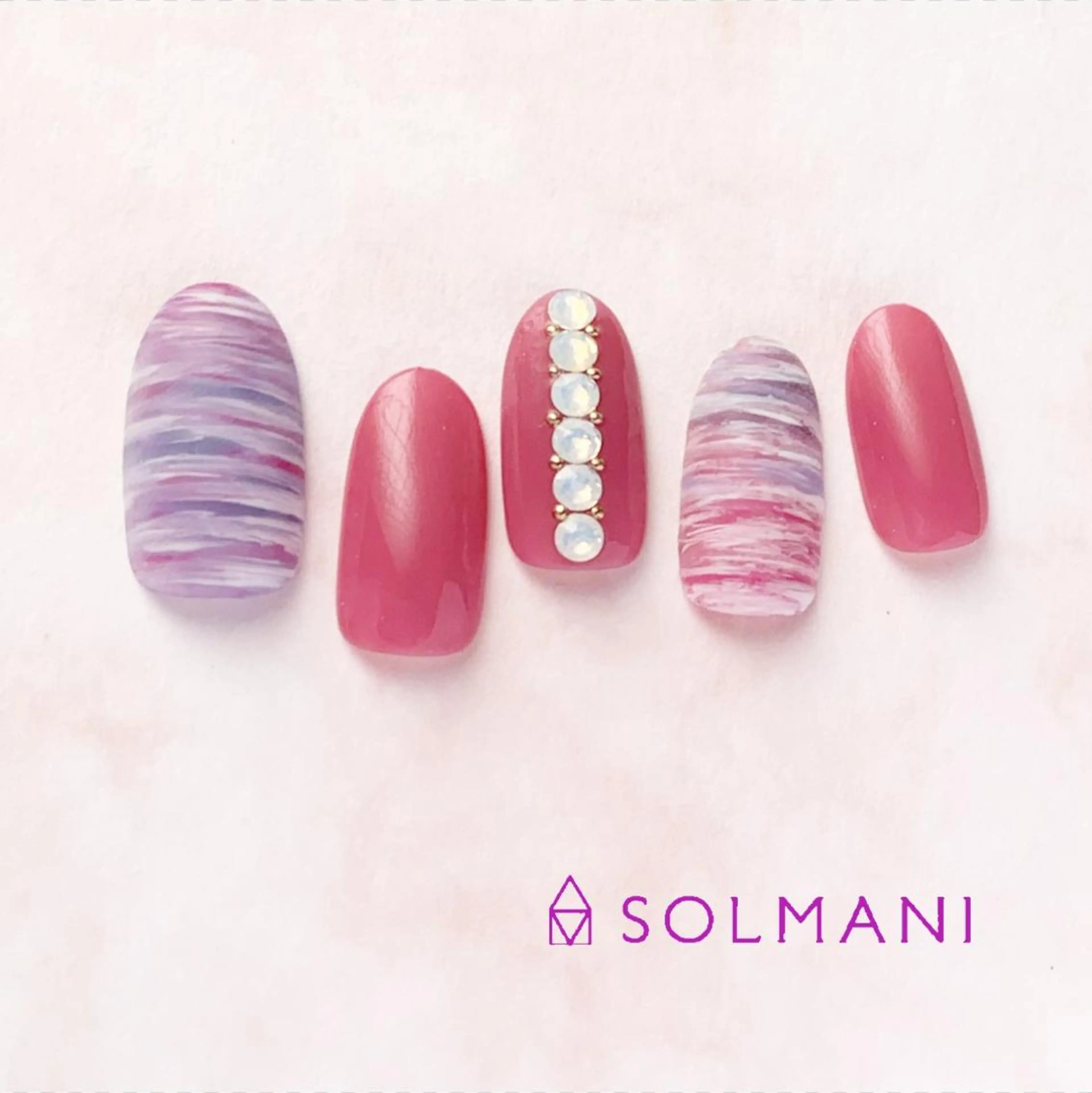 ネイル SOLMANI 予約担当のネイルデザイン