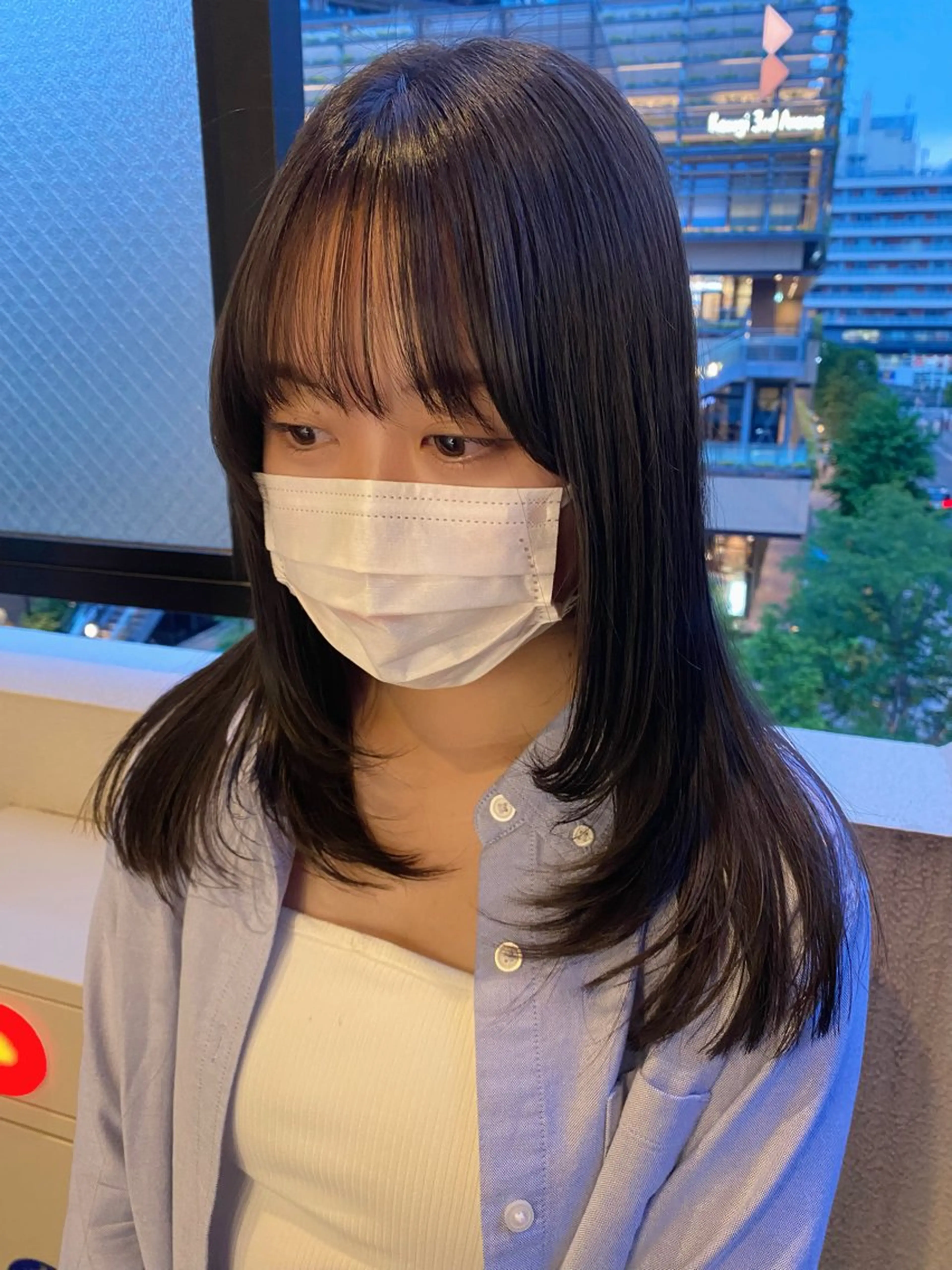 セミロング 顔周りカット レイヤーカット 朴 鈴香のヘアスタイル