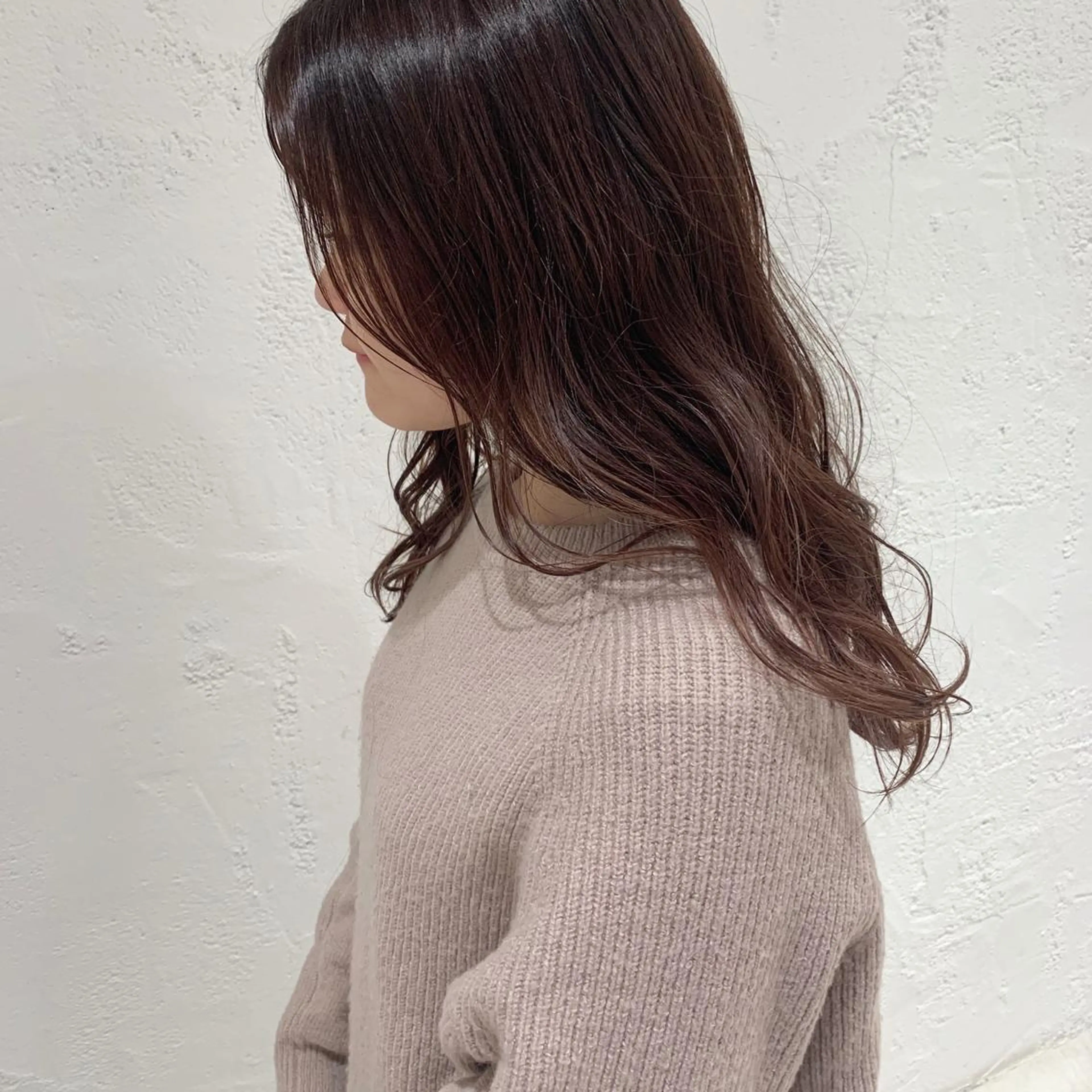 ミディアム カラー ヘアアレンジ ベージュカラー グラデーションカラー ハイトーンカラー ピンクカラー ピンクベージュ 🫧透明感カラー/ ボブ/小笠原汐海🪽のヘアスタイル