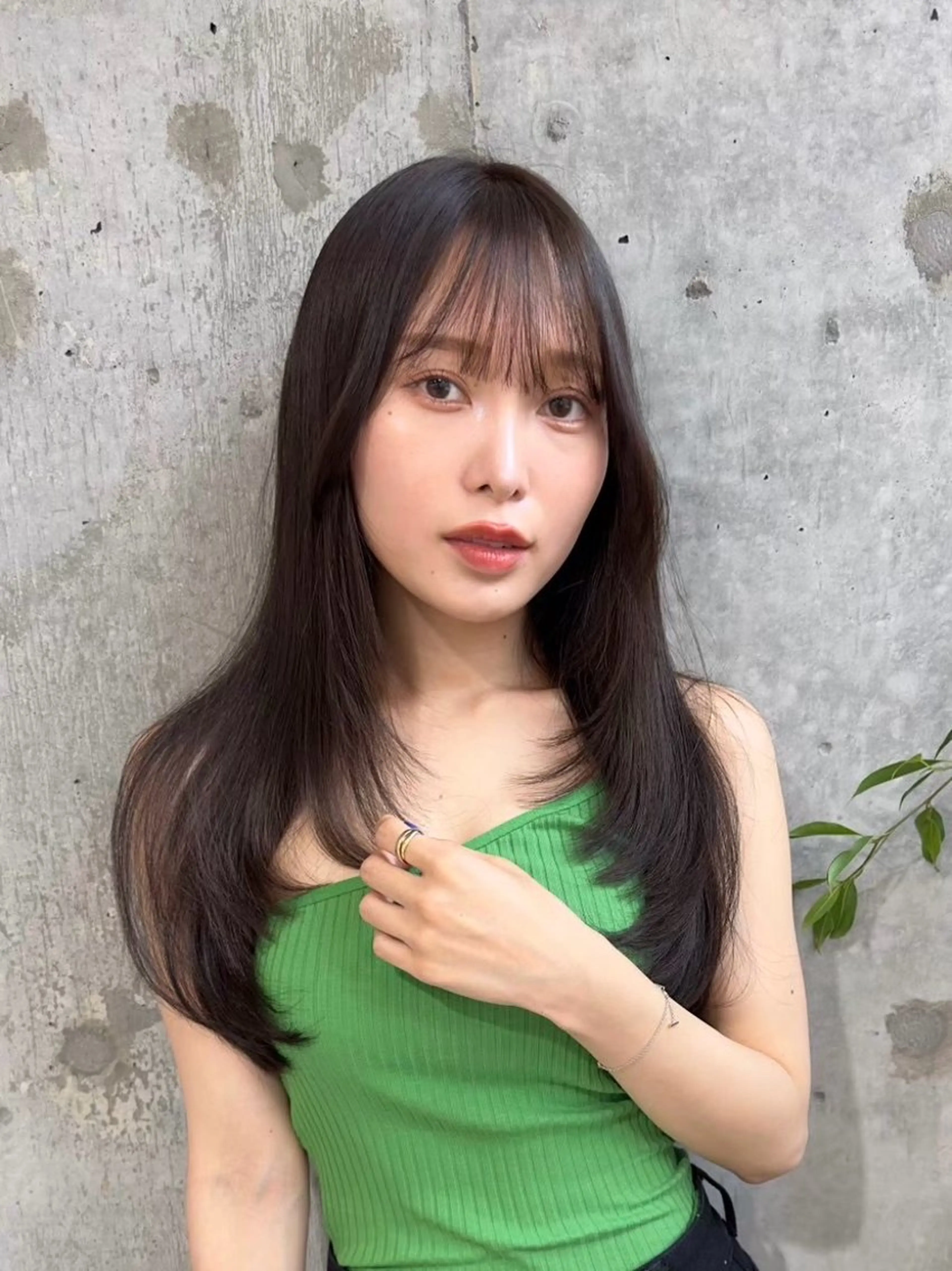 ロング カット ヘアカラー トリートメント 新宿/小顔レイヤー/ 顔まわり/西慶太朗のヘアスタイル