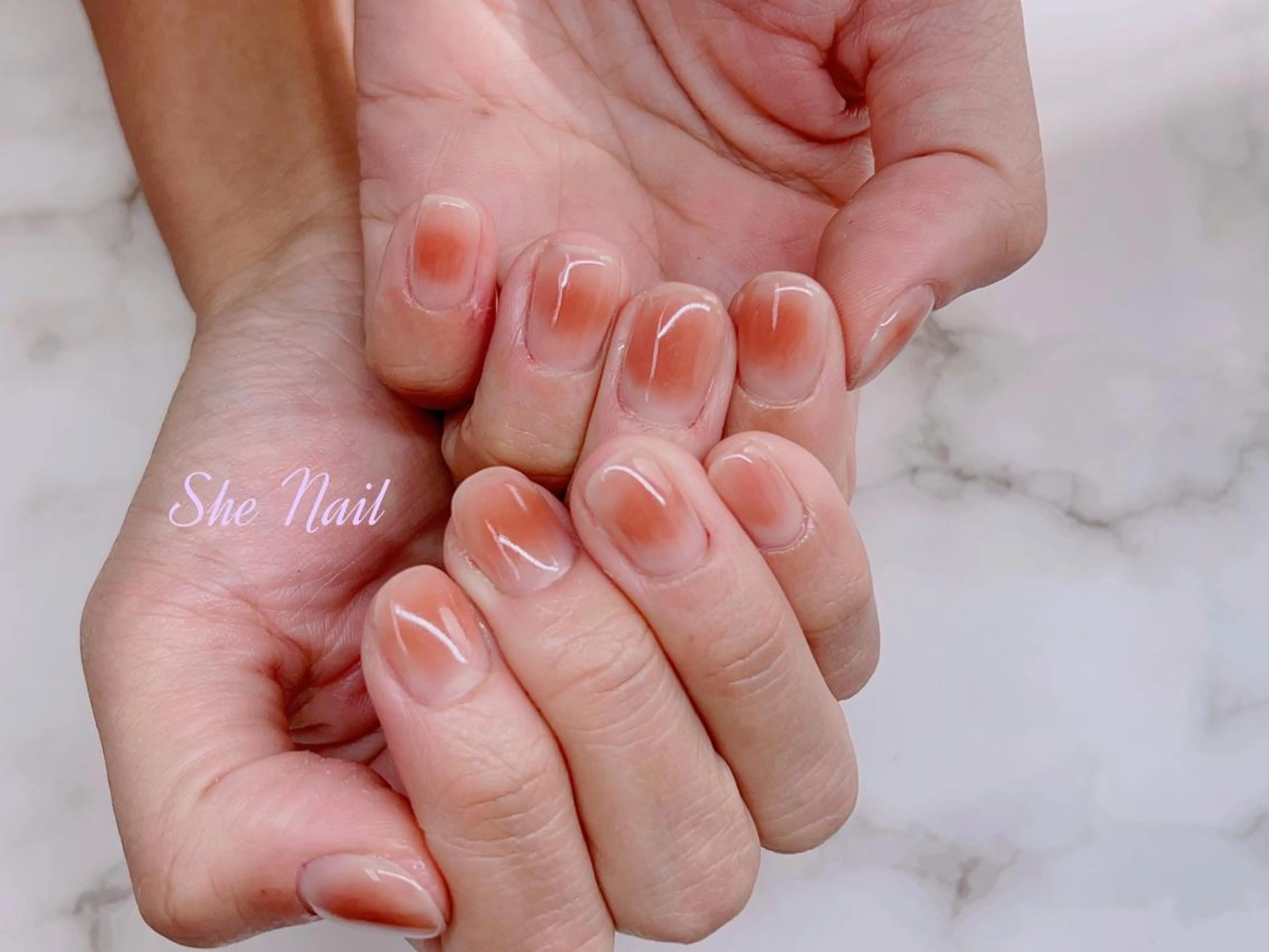 ネイル チークネイル 長さ出し ニュアンスネイル ネイルチップ She   Nail所属・ISA_ BELLAのネイルデザイン