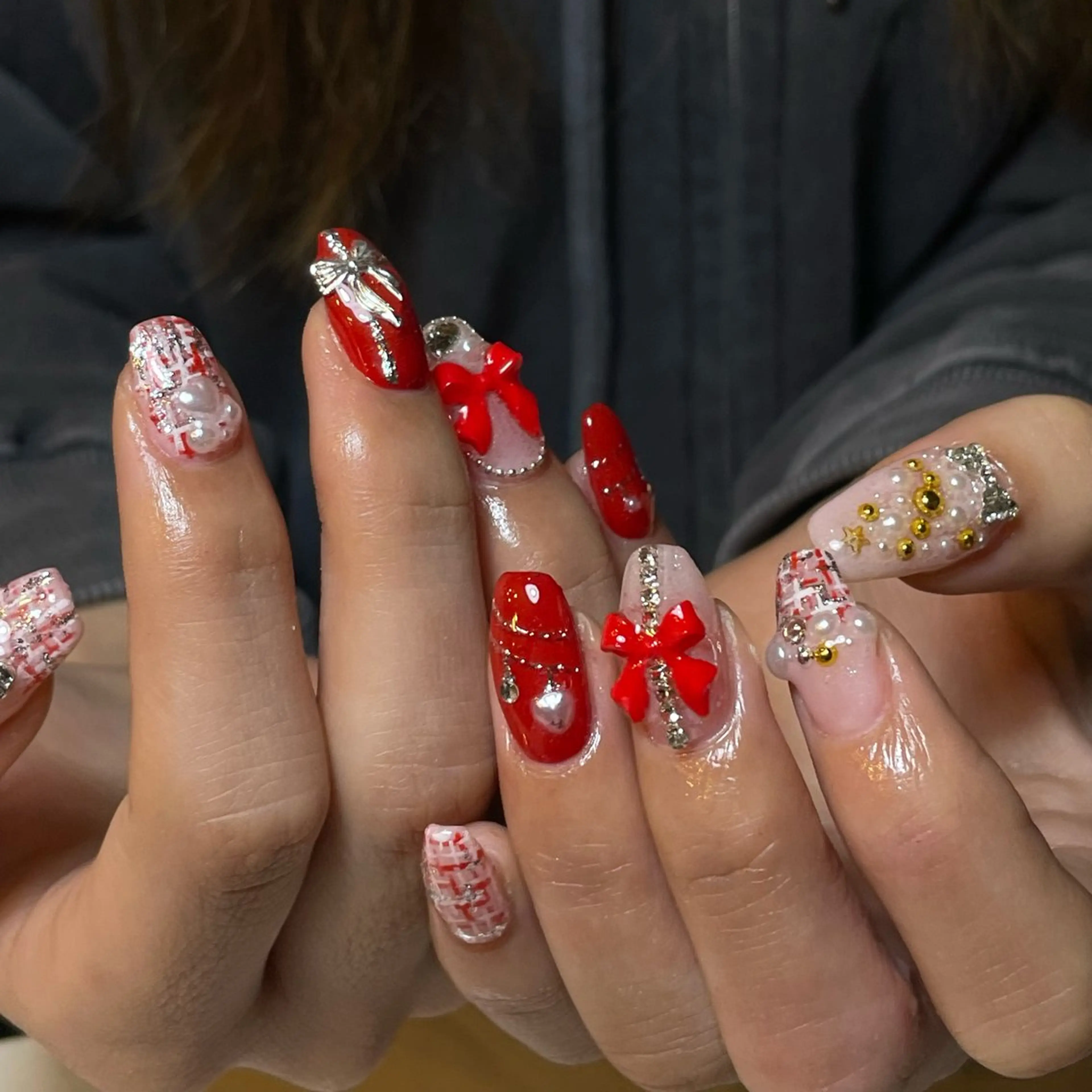 ネイル リボン ツイードネイル 冬ネイル クリスマス ハンドネイル lillion🌙 anのネイルデザイン