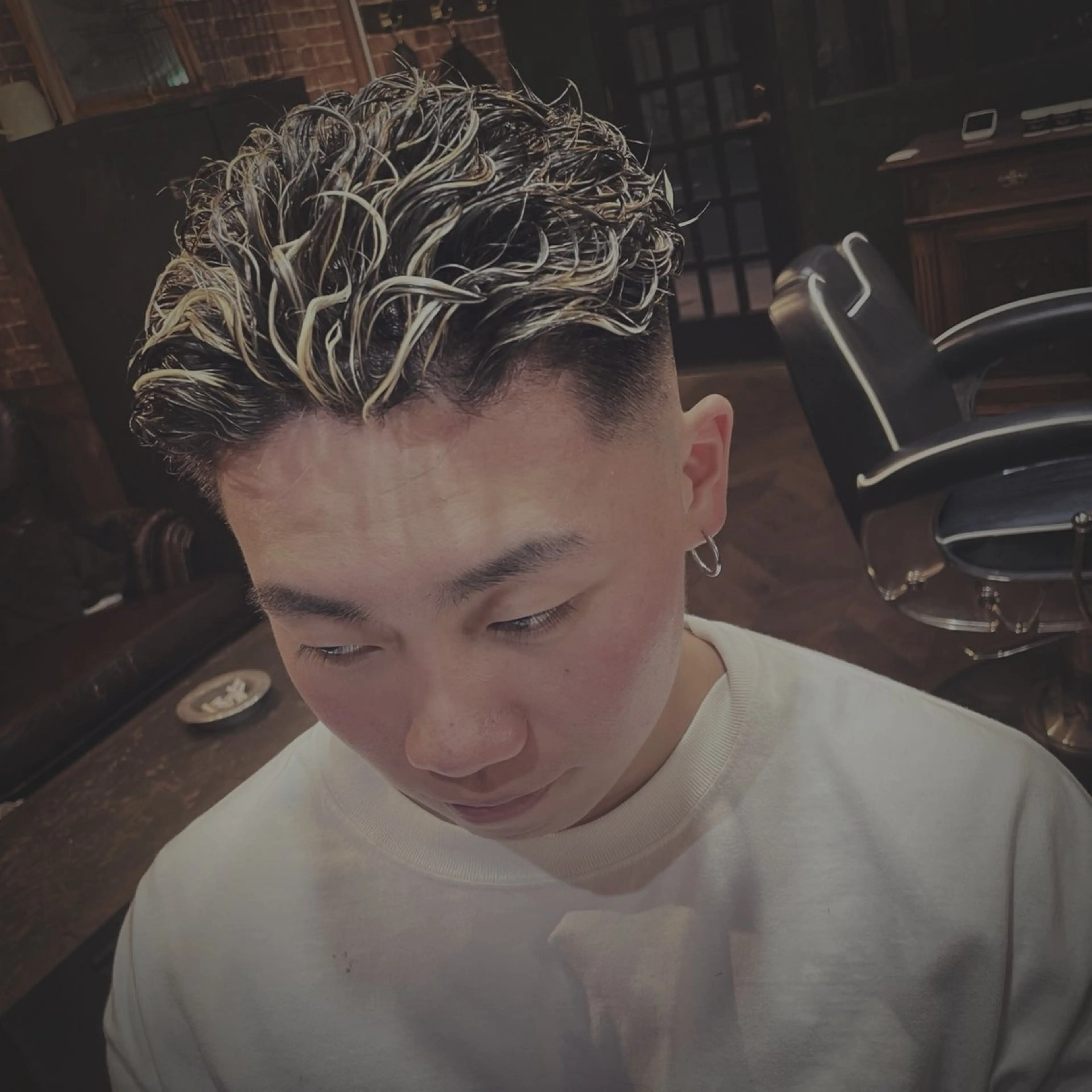 カラー パーマ メンズ フェードカット メンズメッシュ メンズパーマ スキンフェード メッシュ カット ヘアカラー パーマ Barbershop UN-FIL所属・川上 黎弥のヘアスタイル