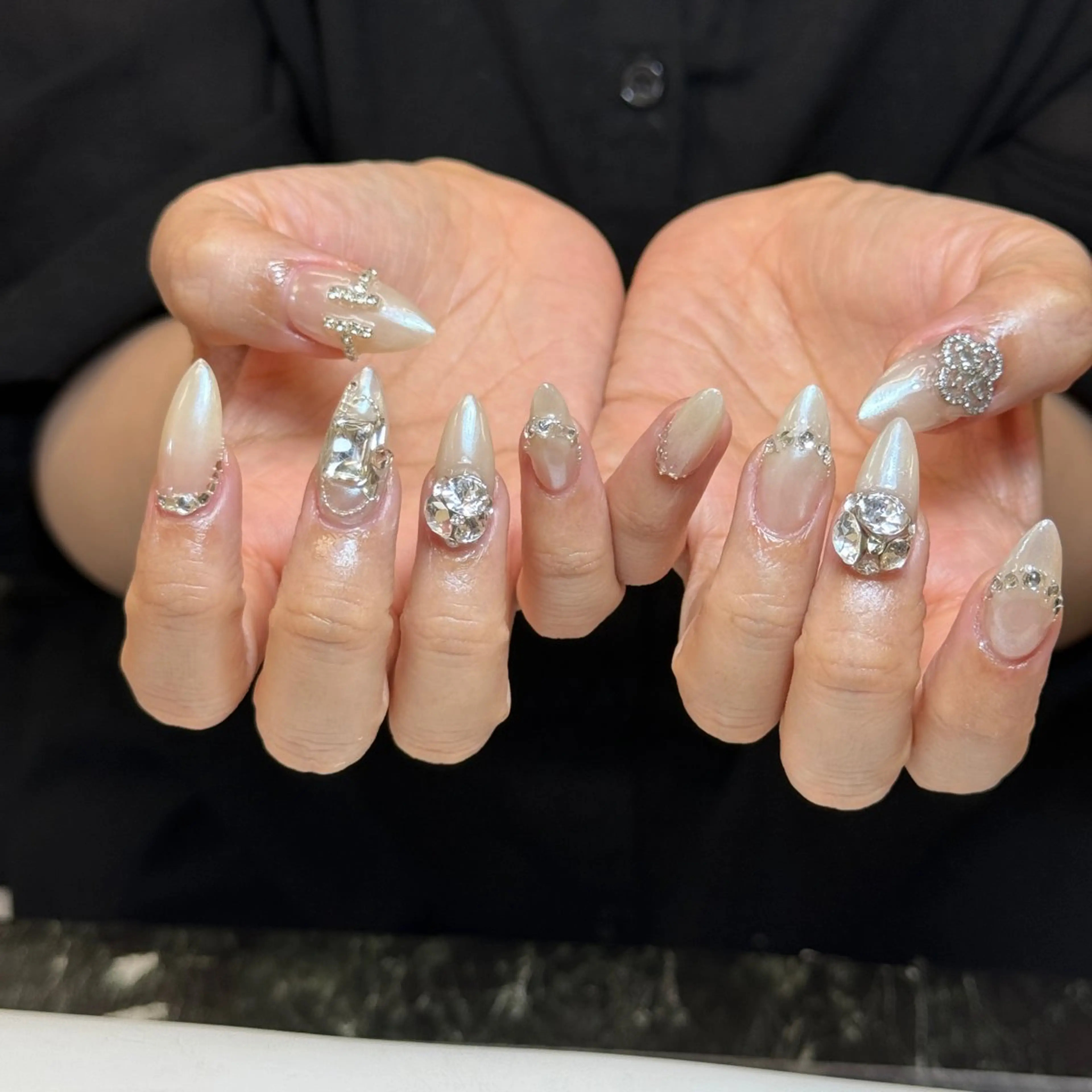 ネイル アートネイル 長さ出し 持ち込み スカルプネイル ネイルチップ ハンドネイル Anh 高田馬場のネイルデザイン