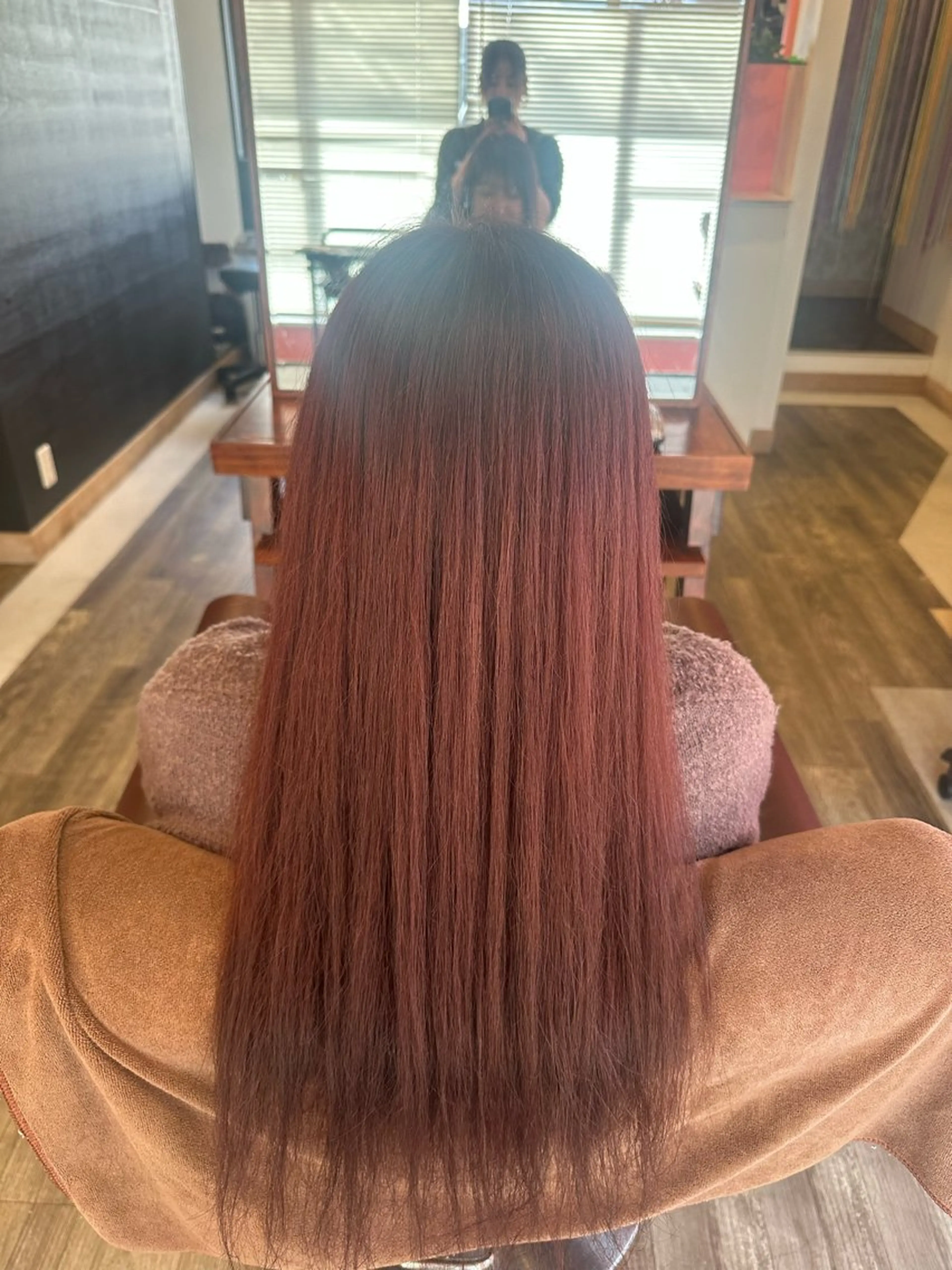 ロング カラー ピンクカラー ヘアカラー 安達 望のヘアスタイル