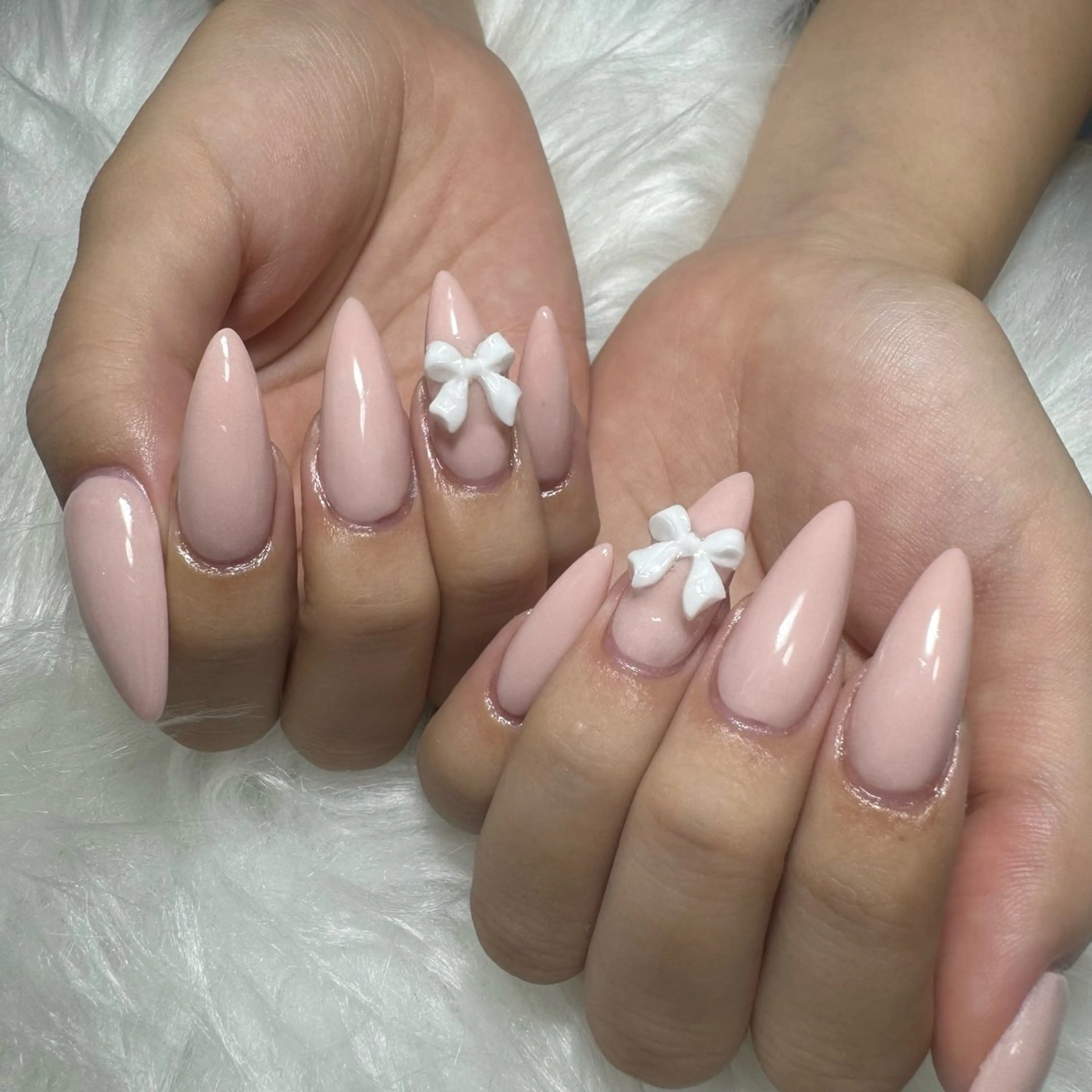 ネイル アートネイル リボン スカルプネイル ハンドネイル feel ♡︎ remiのネイルデザイン