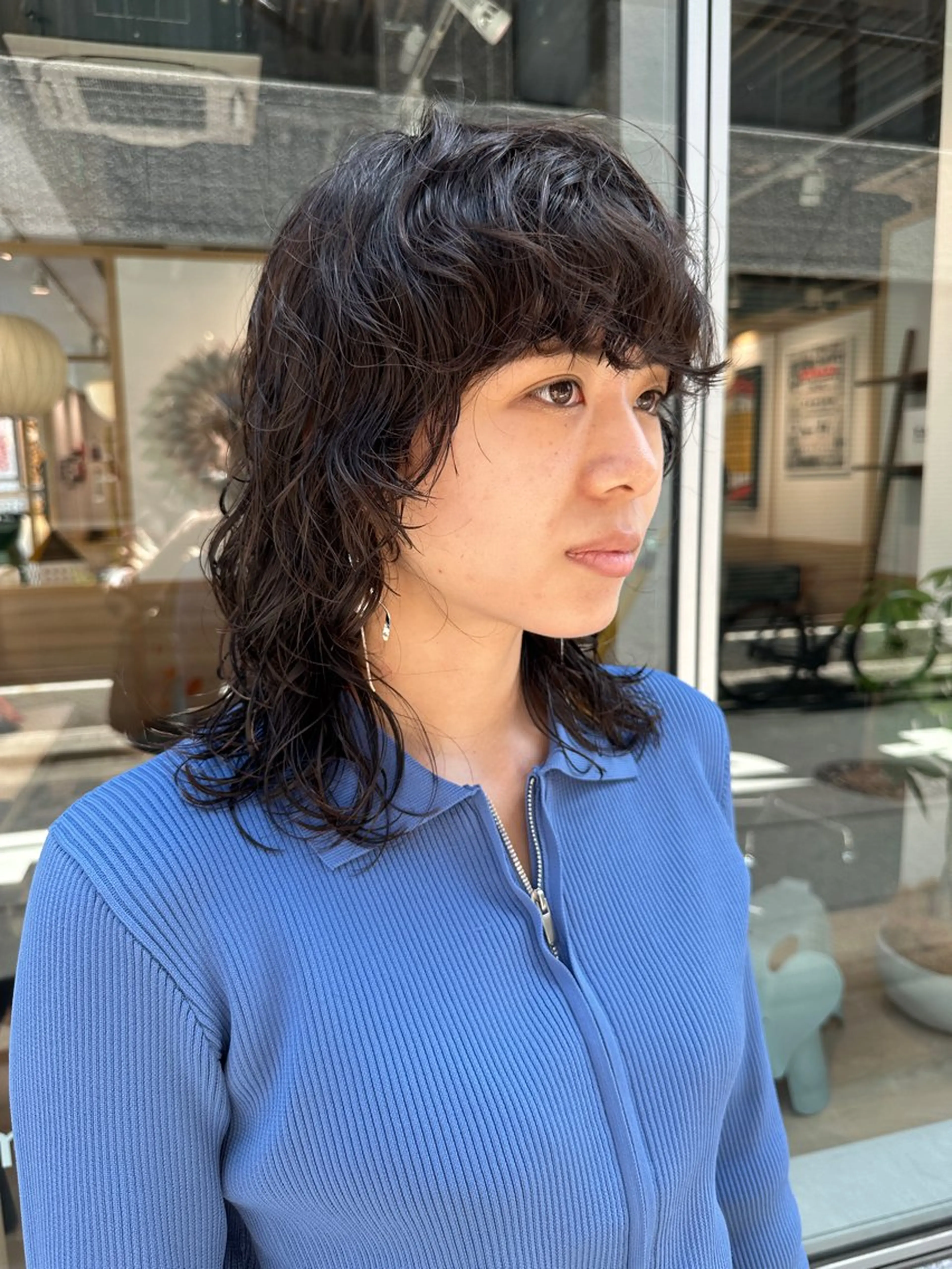 ミディアム パーマ ミディアムパーマ 顔周りカット レイヤーカット ウルフカット ウルフレイヤー カット パーマ トリートメント ボブ/レイヤー/ケア パーマ/リュウタのヘアスタイル