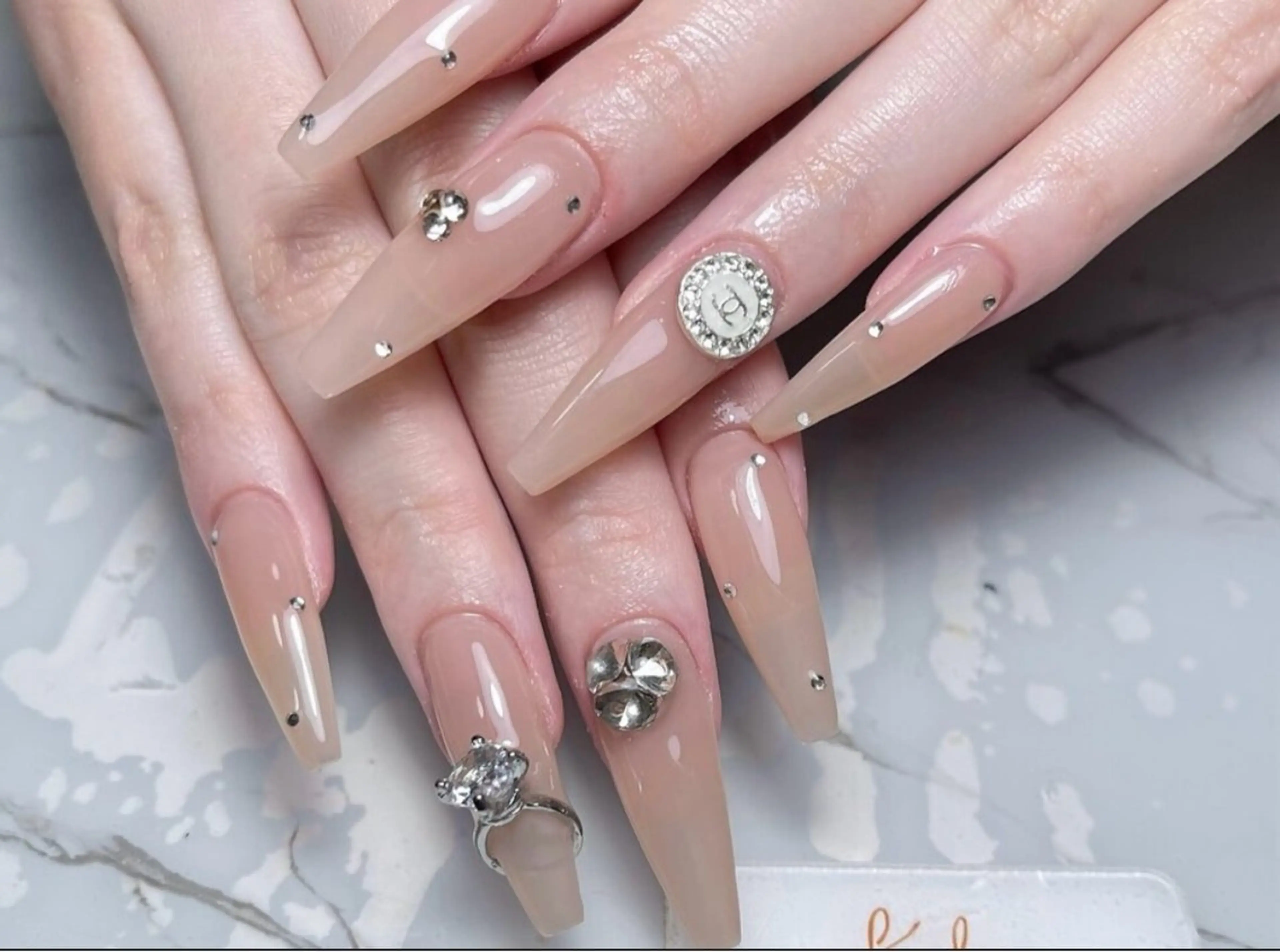 ネイル 林 Yunaのネイルデザイン