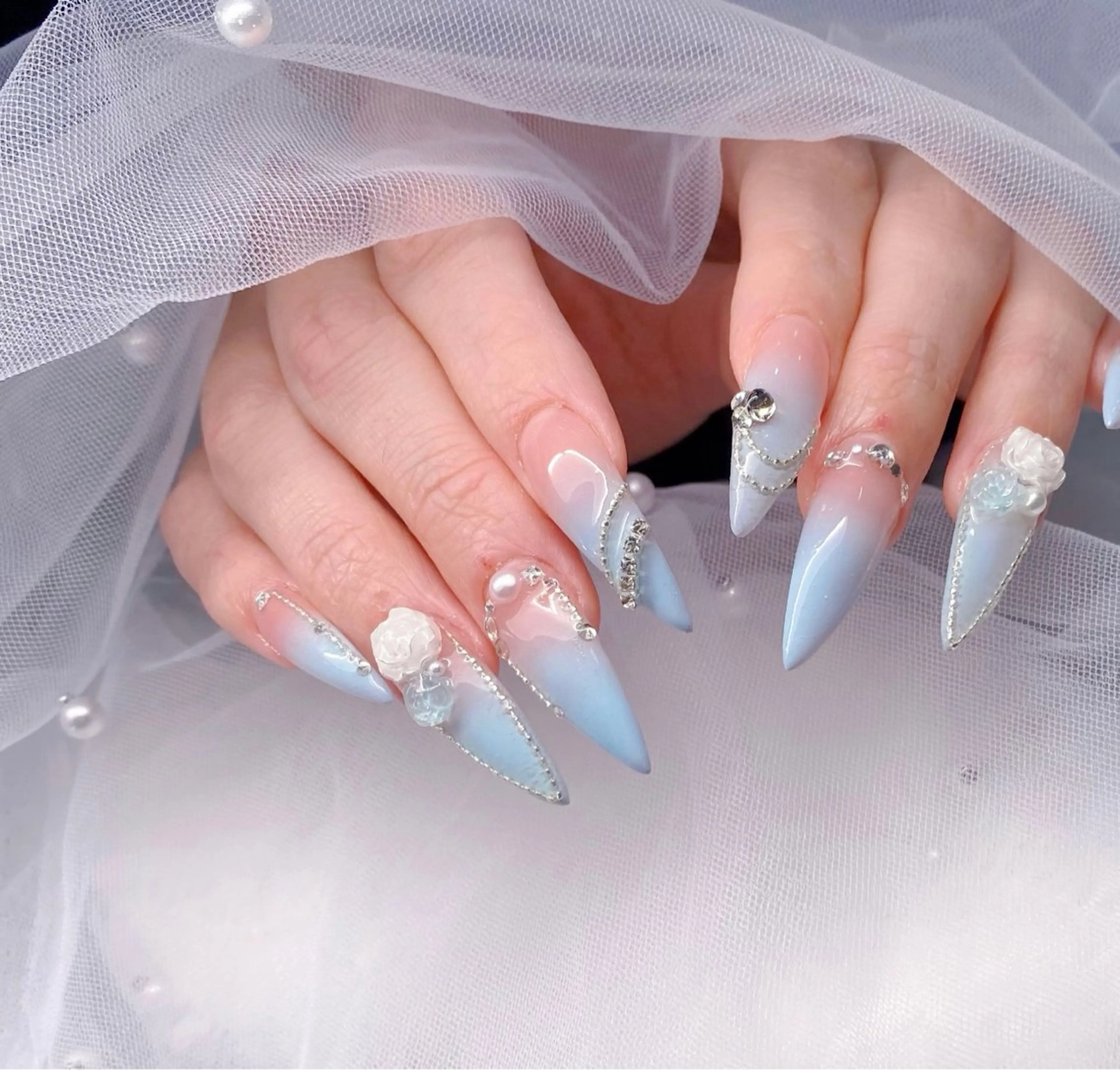 ネイル オーロラネイル ブルー チークネイル フットネイル フレンチネイル ハンドネイル REI レイのネイルデザイン