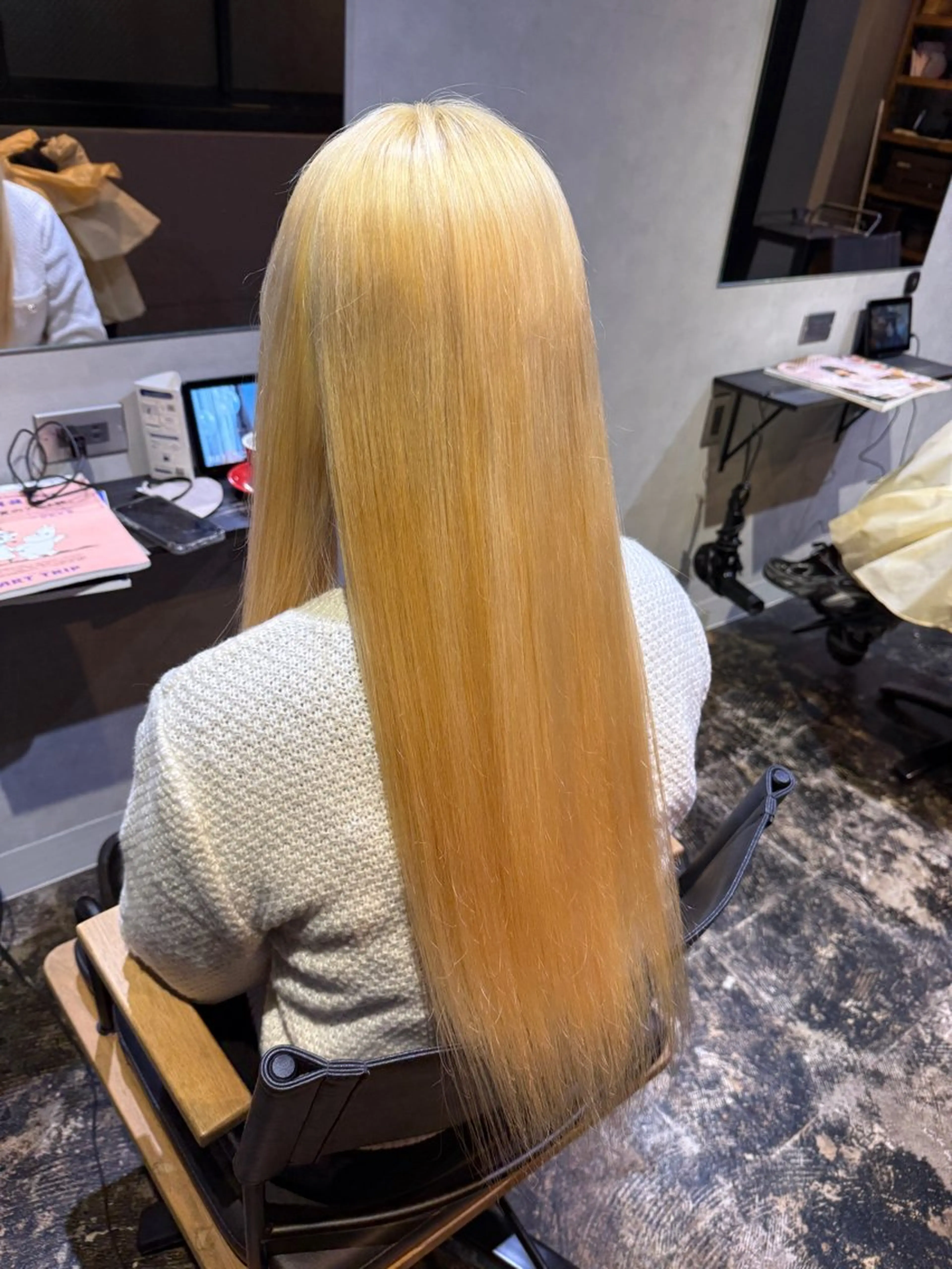 ロング カラー ヘアカラー トリートメント 透明感カラー/パーマ 🌀アオノのヘアスタイル