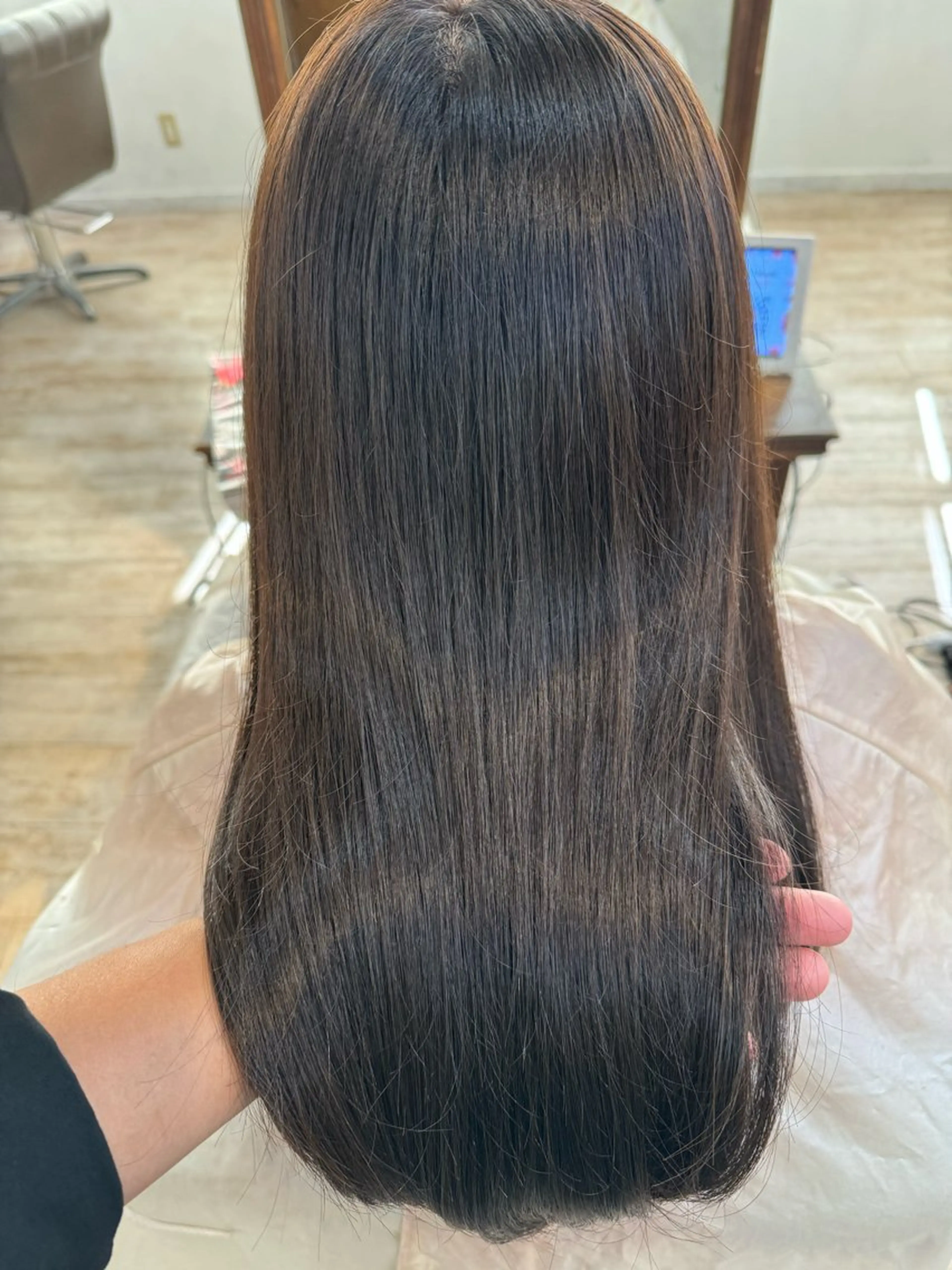 セミロング カット ヘアカラー トリートメント レイヤーカット 中屋光貴のヘアスタイル