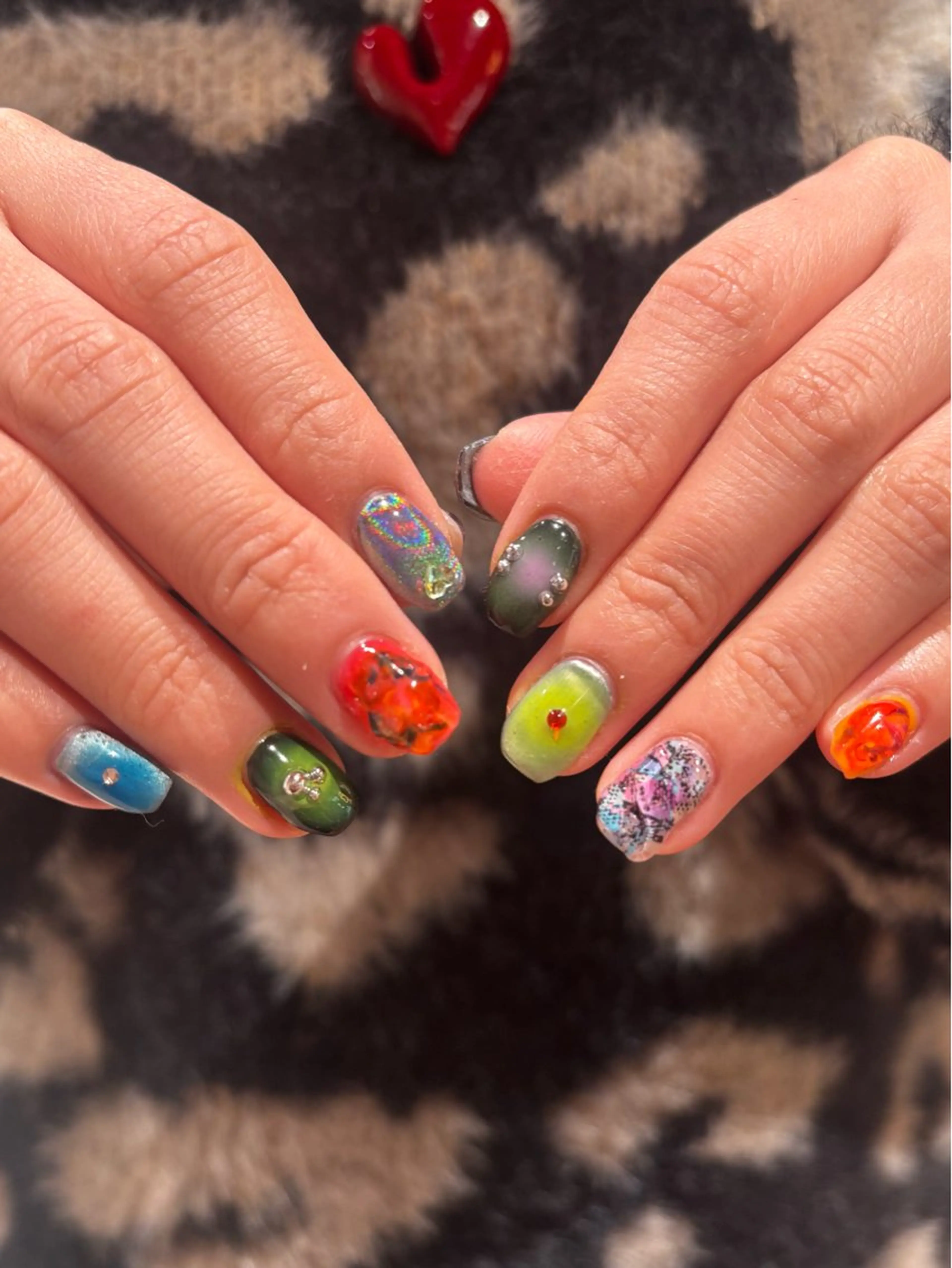 ネイル アートネイル ニュアンスネイル ぷっくりネイル ショートネイル ハンドネイル ハンドケア 個性派ネイル /コトミ🐸のネイルデザイン