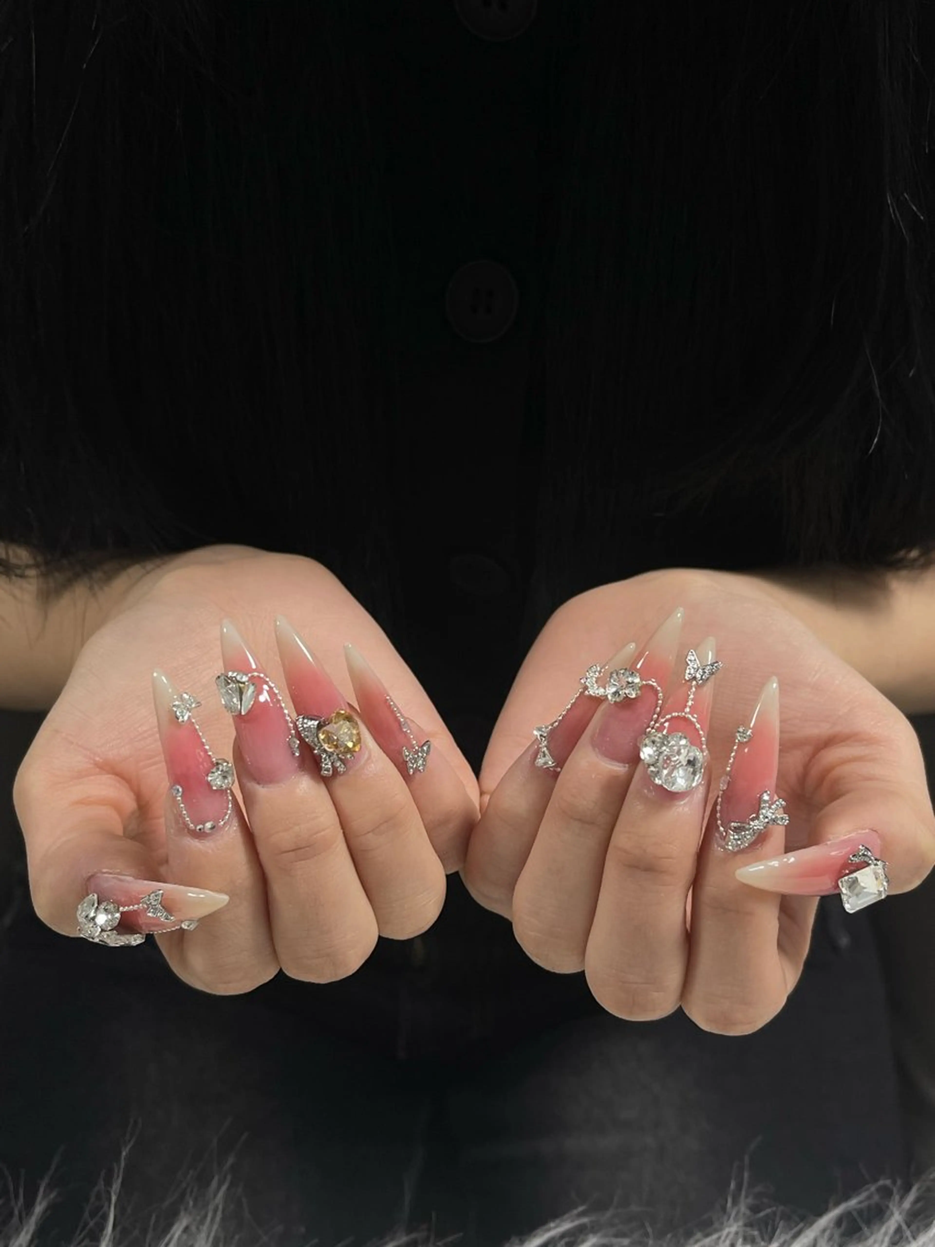 ネイル アートネイル ジェルネイル グラデーション キラキラネイル ニュアンスネイル ハンドネイル Kitty Nailのネイルデザイン