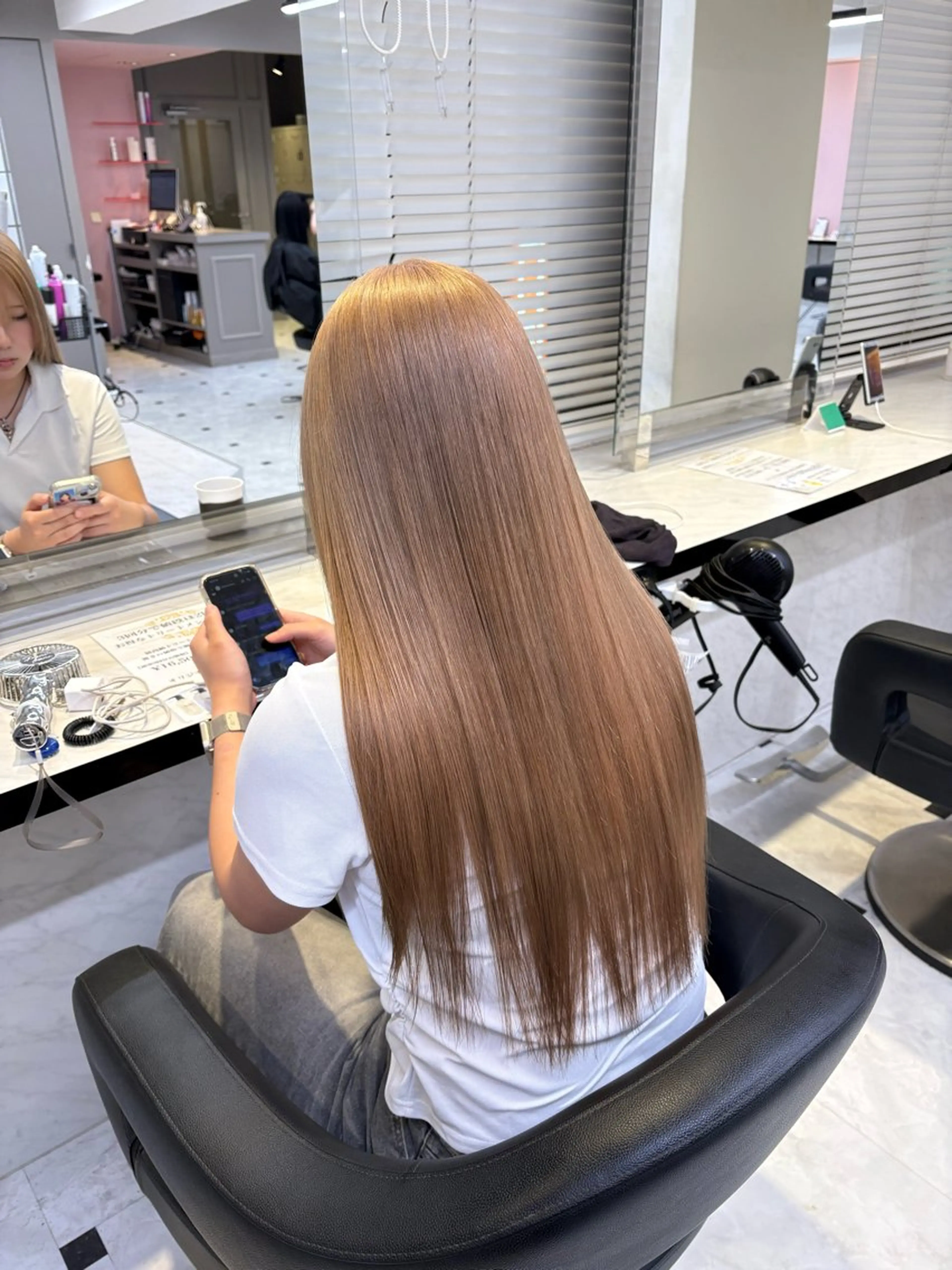 ロング カラー ヘアカラー トリートメント 透明感ベージュカラー ♡上野♡AIのヘアスタイル