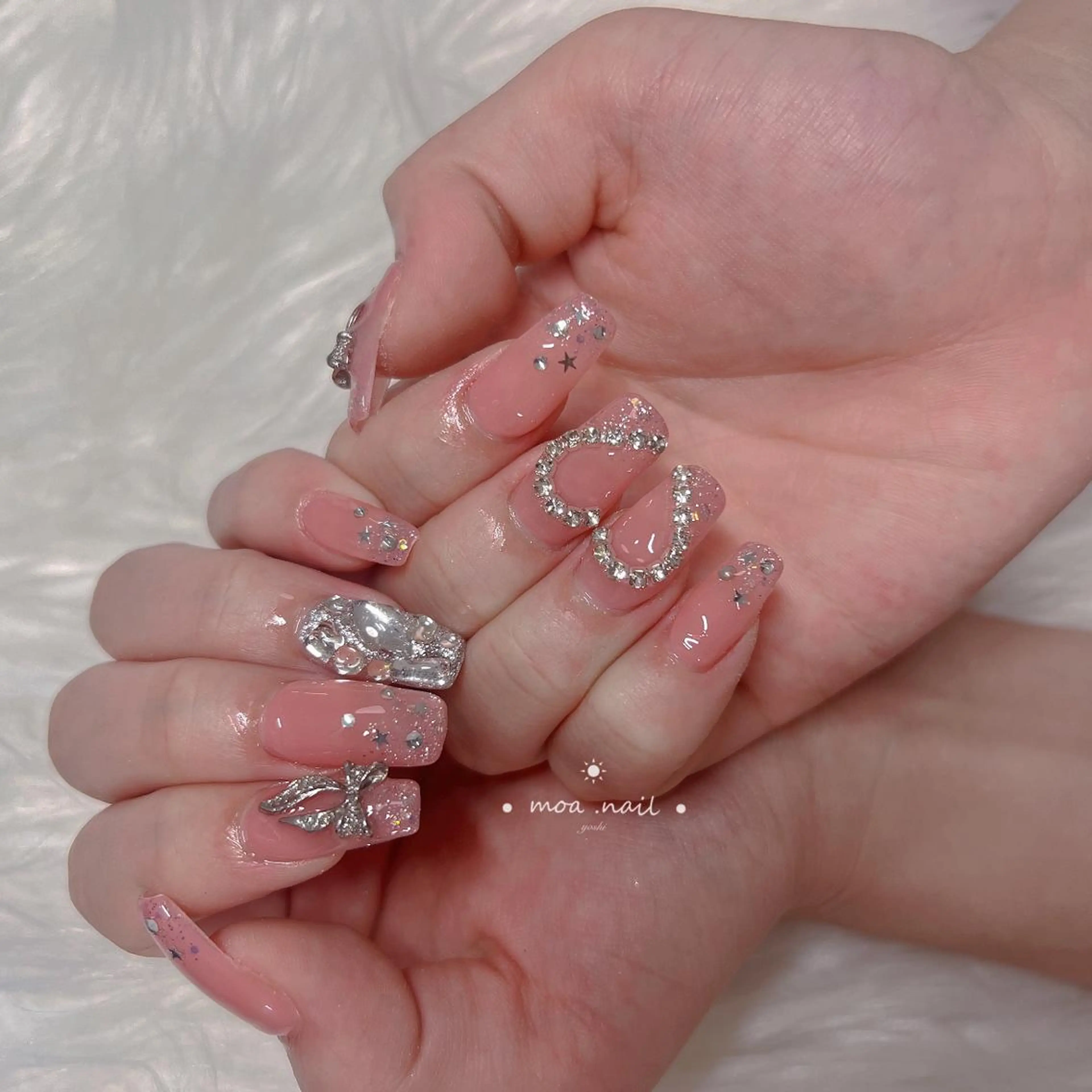 ネイル MOA NAIL所属・MoaNail🫶 Yoshiのネイルデザイン