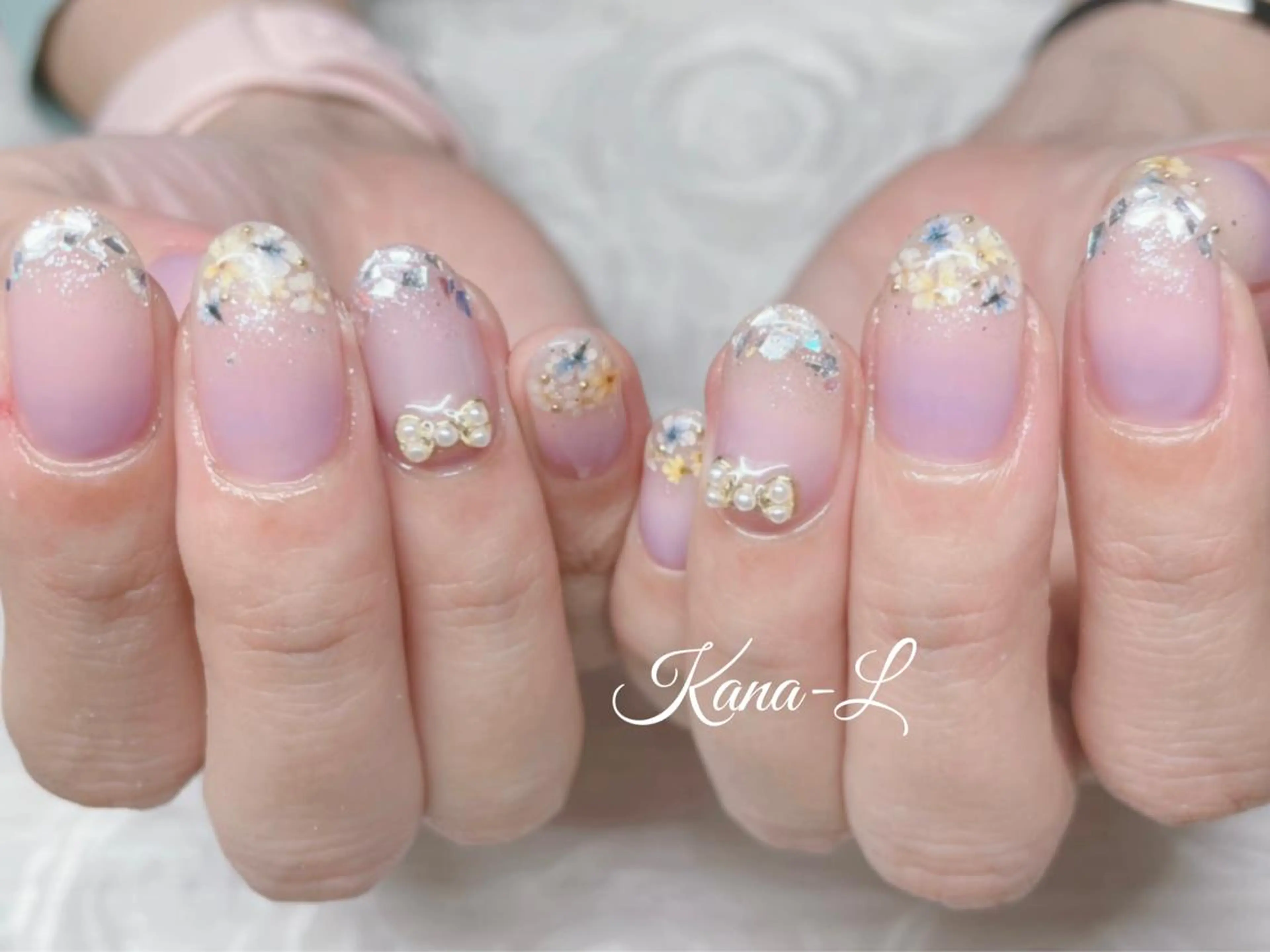 カラー ネイル グラデーションカラー フレンチネイル ジェルネイル ガラスフレンチ グラデーション 芦辺 香奈のネイルデザイン